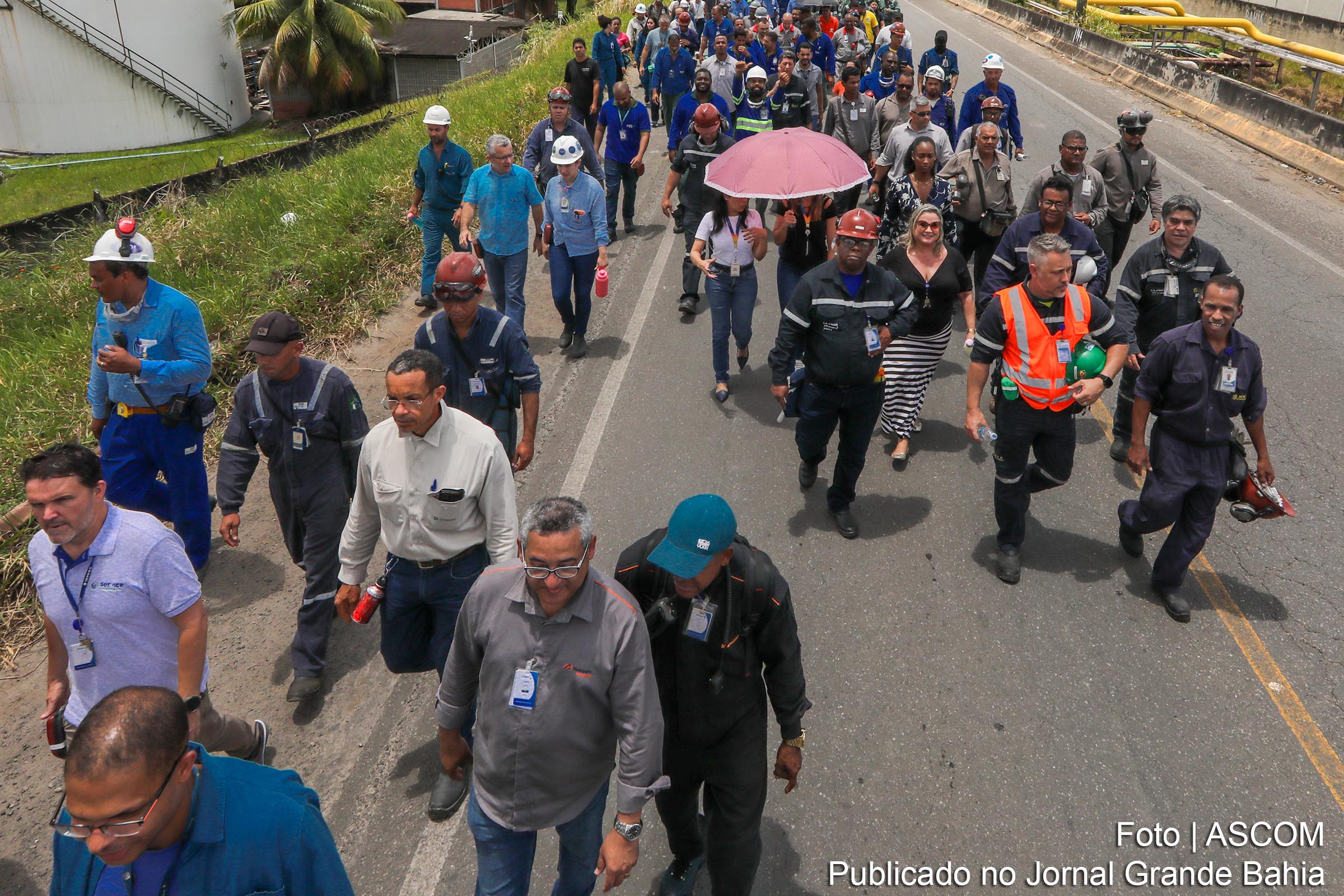 O simulado contou com a participação de mais de 150 profissionais, viaturas de combate a incêndio, ambulâncias, e apoio de diversas entidades.