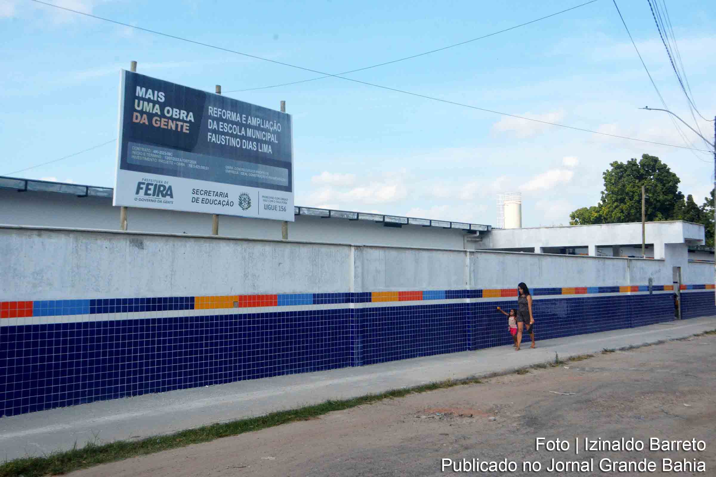 A Escola Municipal Faustino Dias Lima está em fase final de ampliação, passando de 250 para 1.120 alunos, em um novo prédio com estrutura moderna e completa.