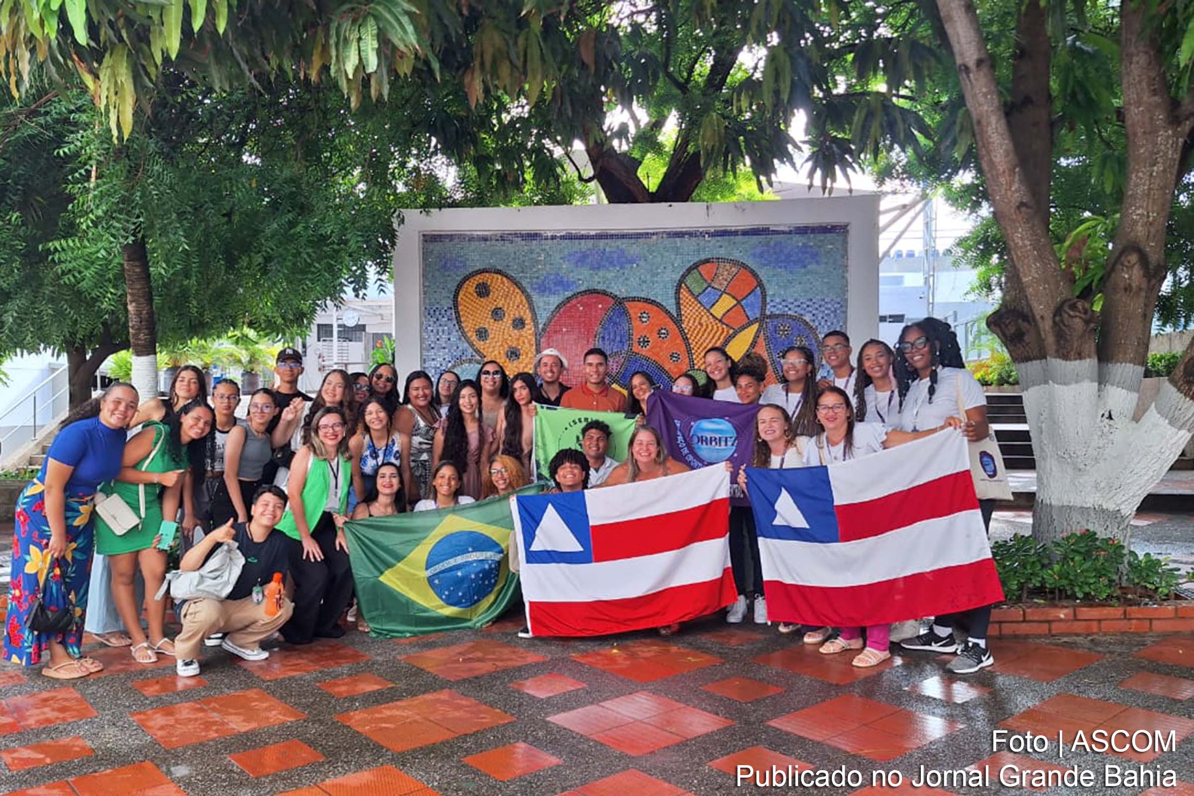 Estudantes da Bahia participam do XXI Encuentro Internacional de Semilleros de Investigación, em Barranquilla, apresentando projetos inovadores em diversas áreas.