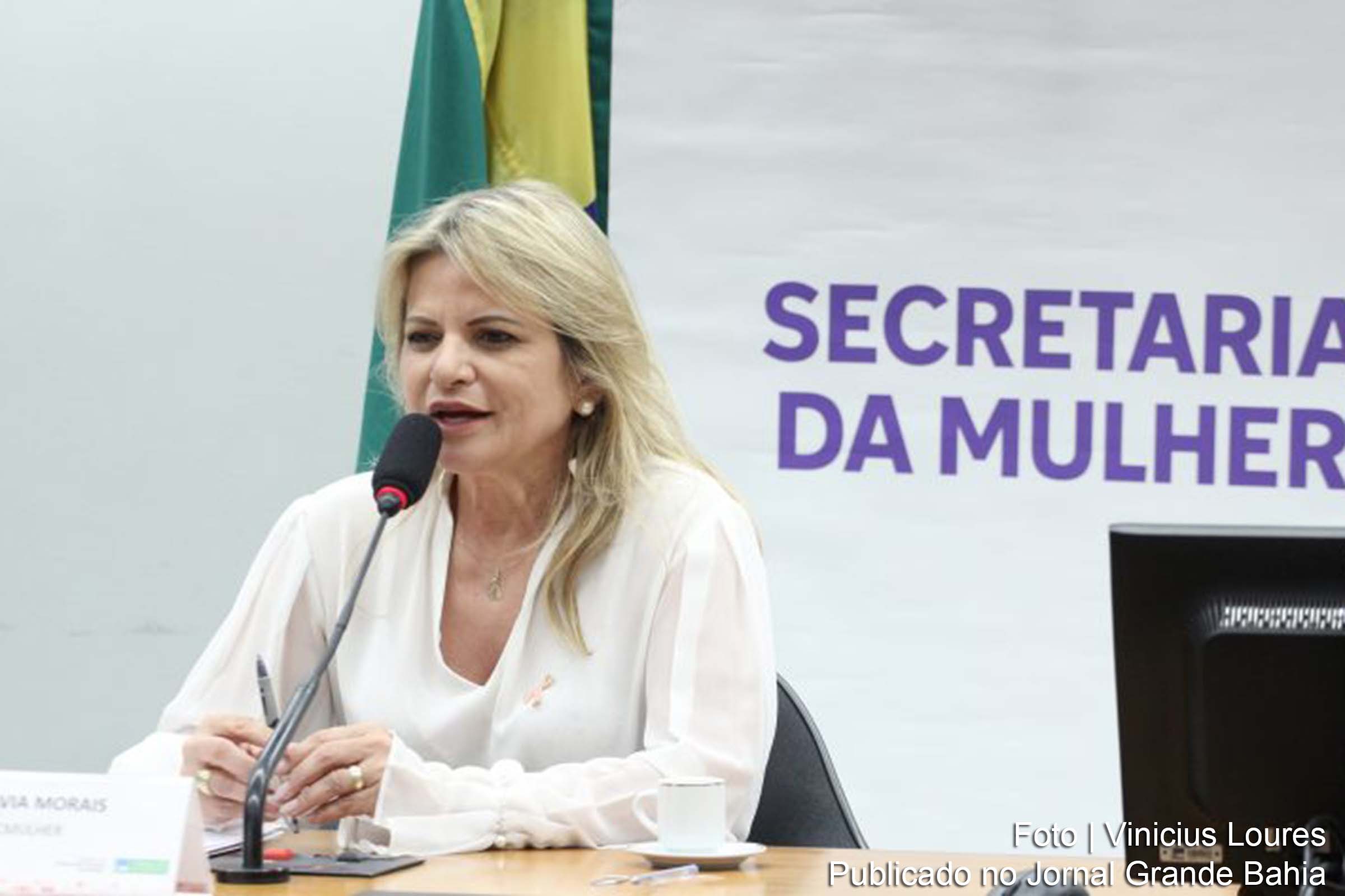 A deputada Flávia Morais (PDT-GO) destaca que a sub-representação feminina impacta negativamente a formulação de políticas públicas no país.