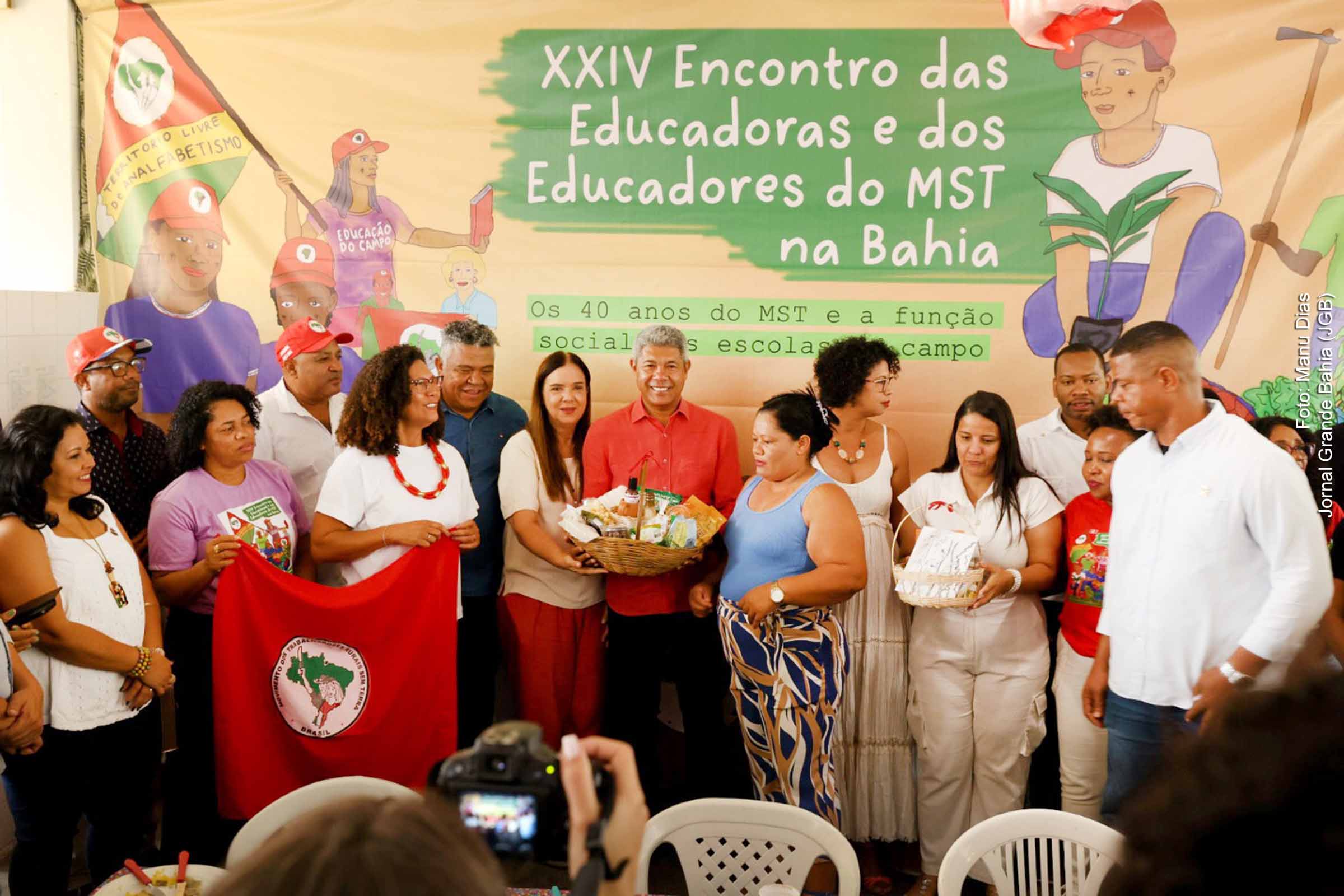 Governador Jerônimo Rodrigues e educadores rurais debatem avanços e desafios na educação do campo da Bahia, promovendo sustentabilidade e inclusão social.