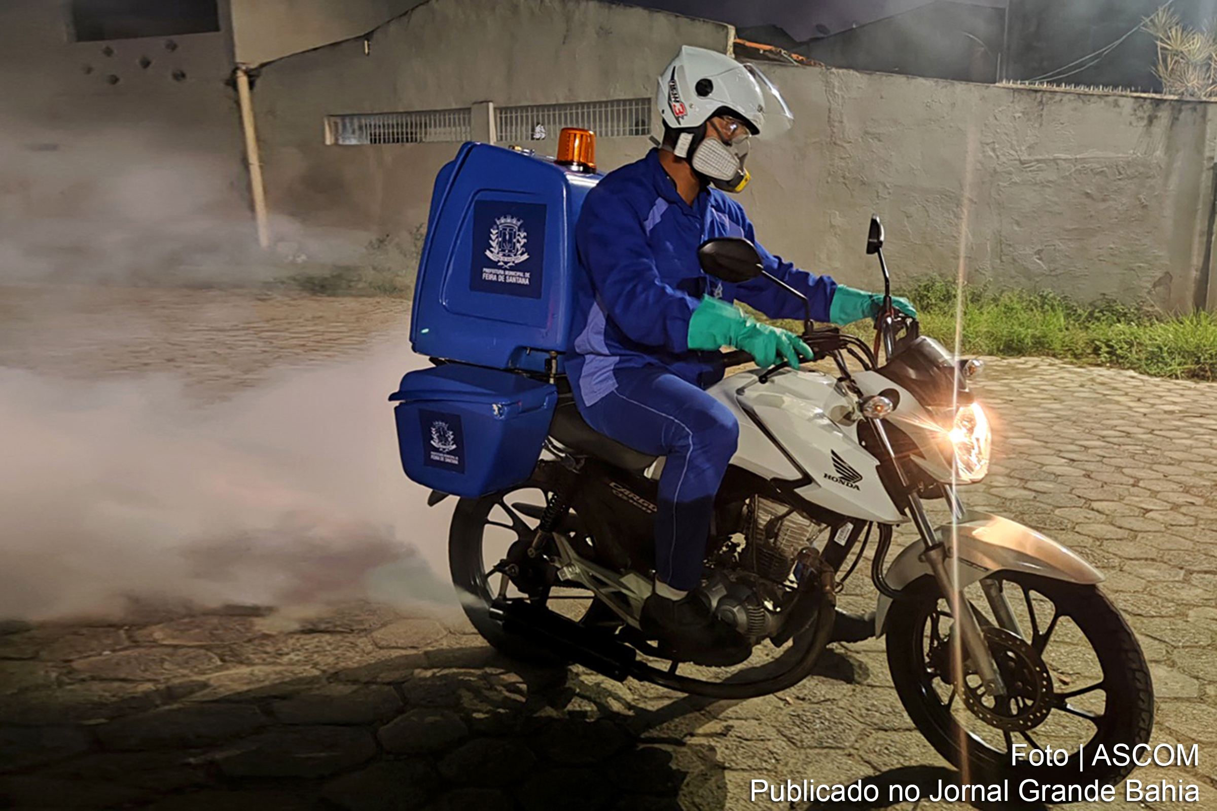 Operação já cobriu cerca de duas mil ruas em bairros com alta incidência de casos, buscando reduzir a propagação do mosquito Aedes aegypti no município.