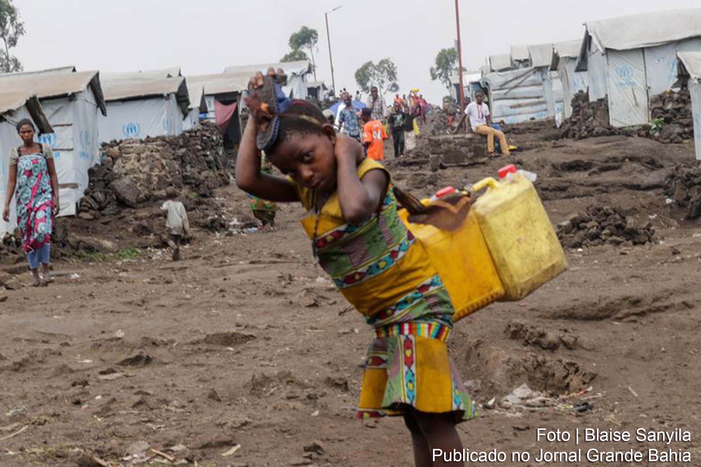 A FAO está promovendo ações para apoiar agricultores e deslocados internos, oferecendo assistência financeira e recursos para atividades agrícolas.