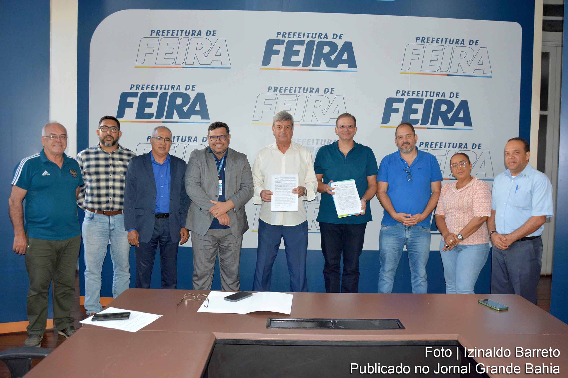 Prefeito Colbert Martins Filho assina contrato com a Caixa Econômica Federal para a construção de 600 novas unidades do Minha Casa Minha Vida em Feira de Santana.