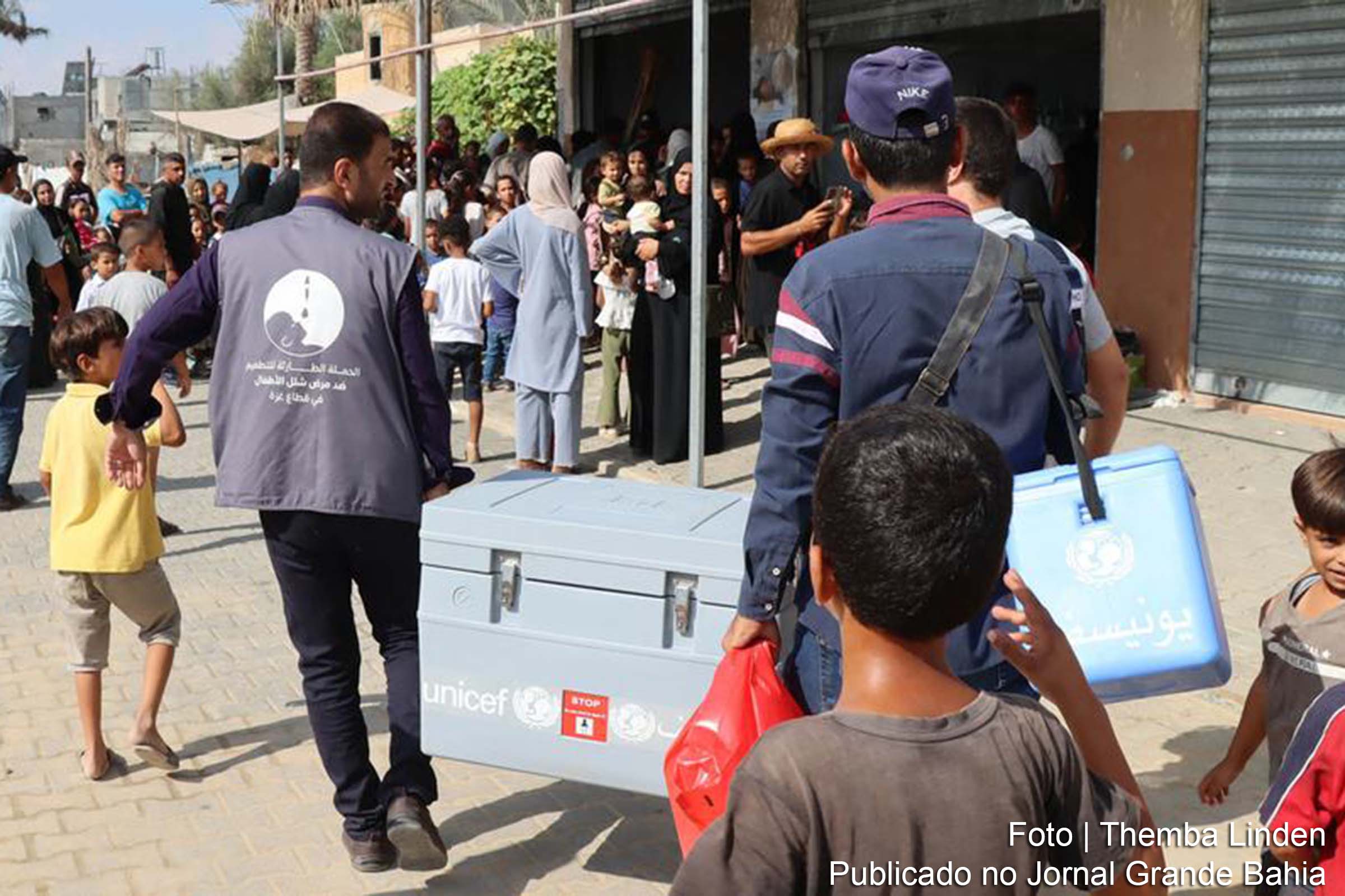 Ataque interrompe campanha de vacinação contra a poliomielite em Gaza, resultando em 22 mortos. Região enfrenta escalada de violência e crise humanitária.