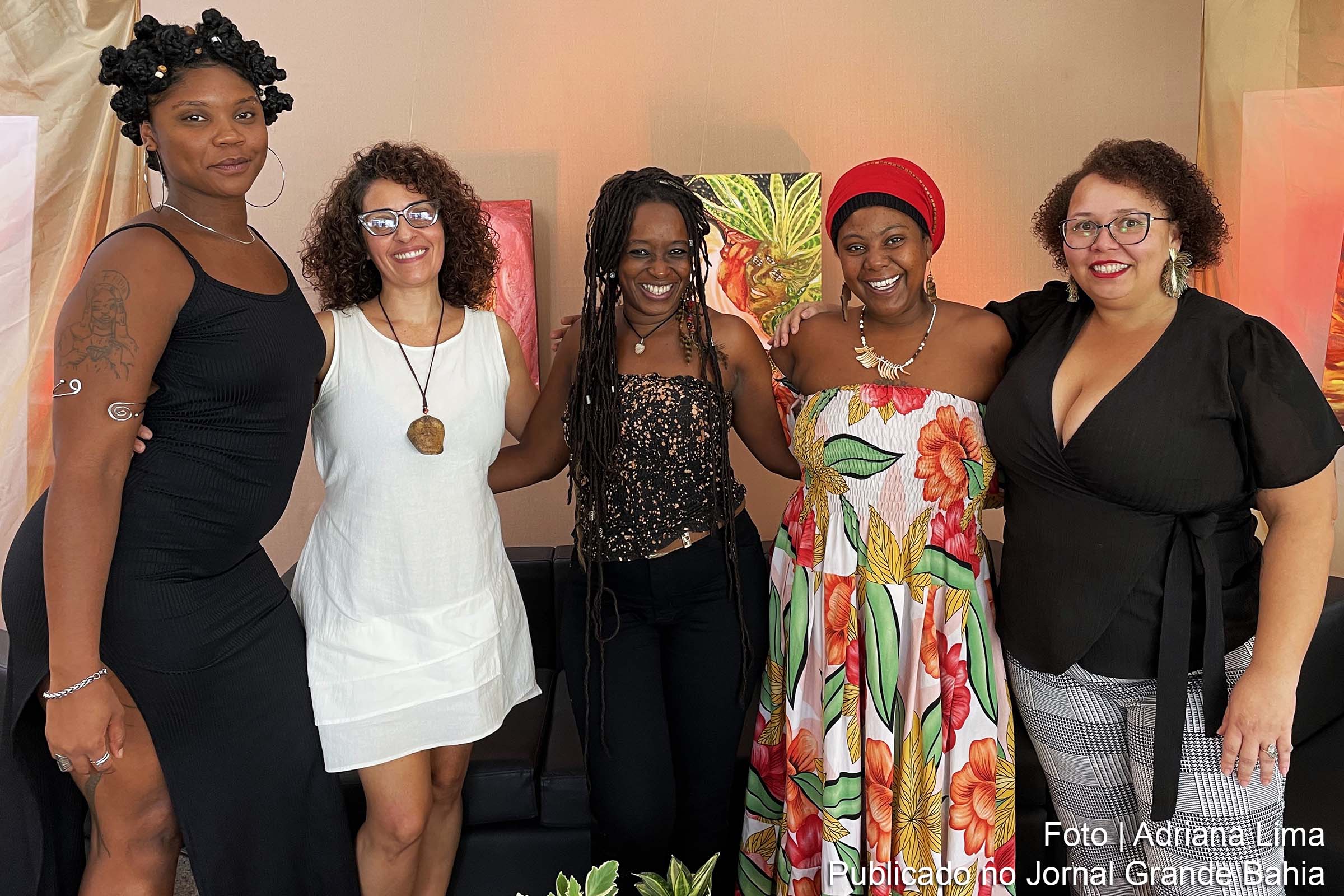 O projeto "Desnude - Desmistificando a Musa" homenageia seis artistas de Feira de Santana, destacando suas trajetórias e promovendo o empoderamento feminino no cenário artístico.