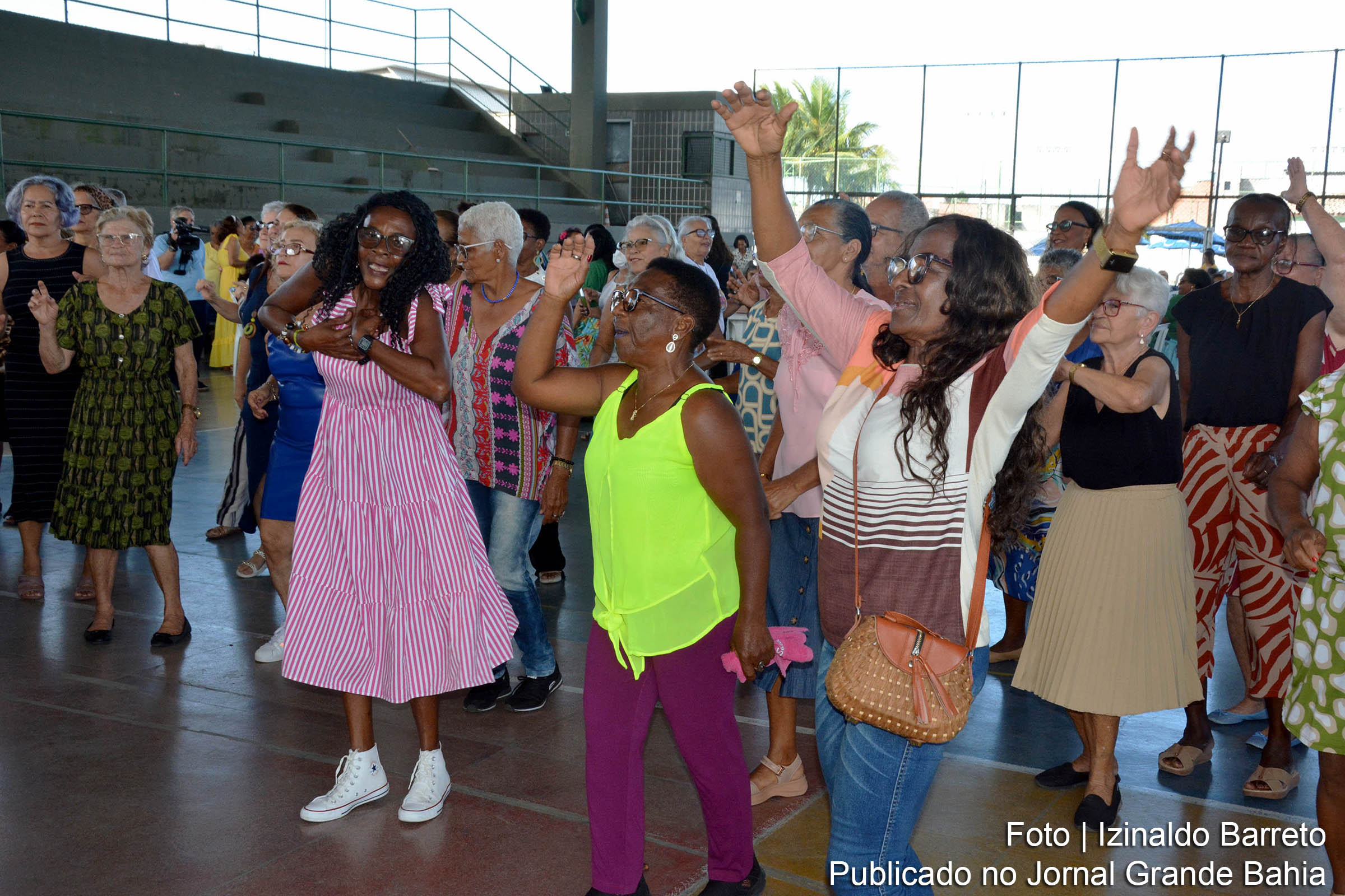 Baile de encerramento da Semana da Pessoa Idosa em Feira de Santana ocorreu no SESC.