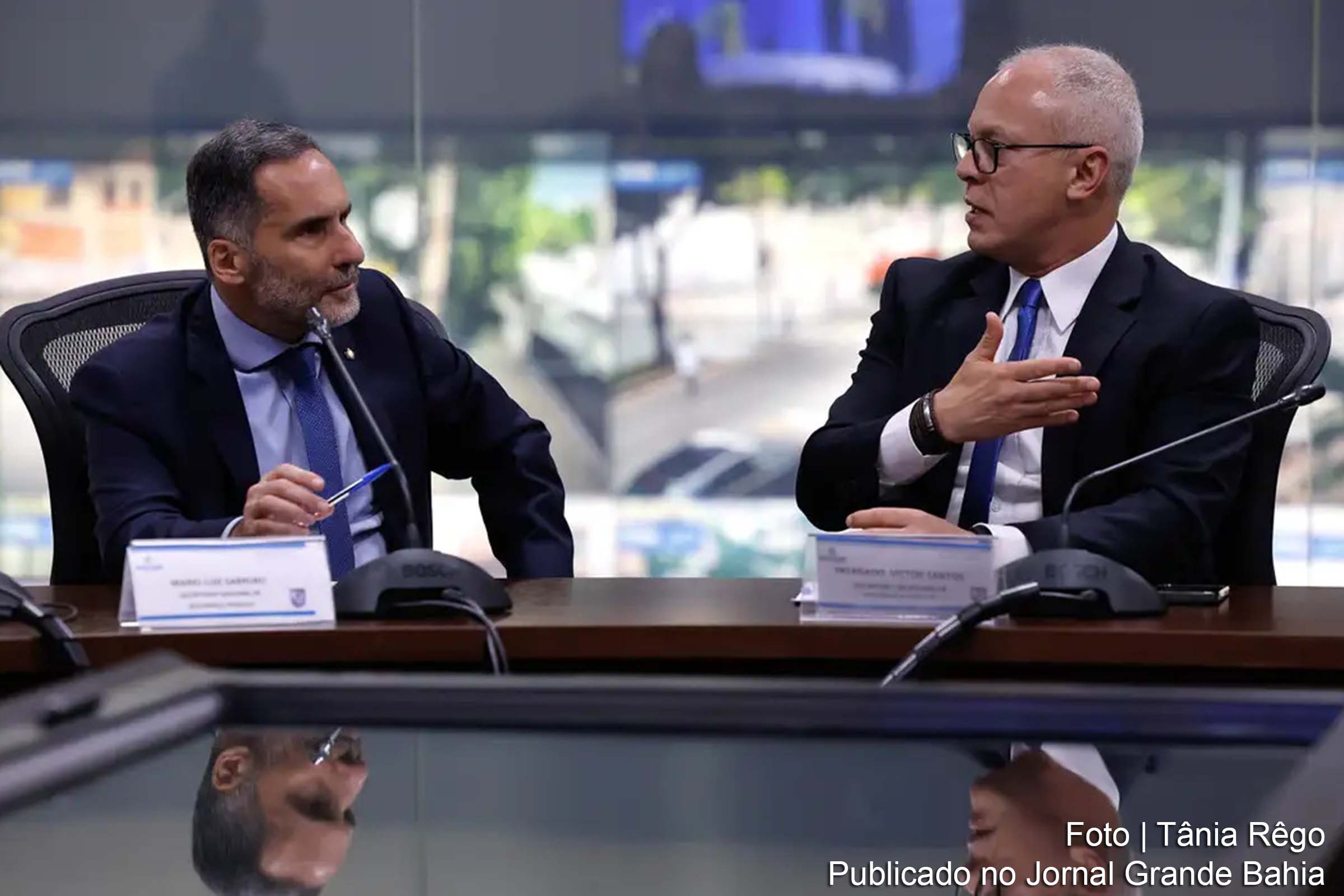 O secretário de segurança pública do estado do Rio de Janeiro, Victor dos Santos, revela que 47% dos fuzis apreendidos em 2023 foram fabricados nos Estados Unidos.