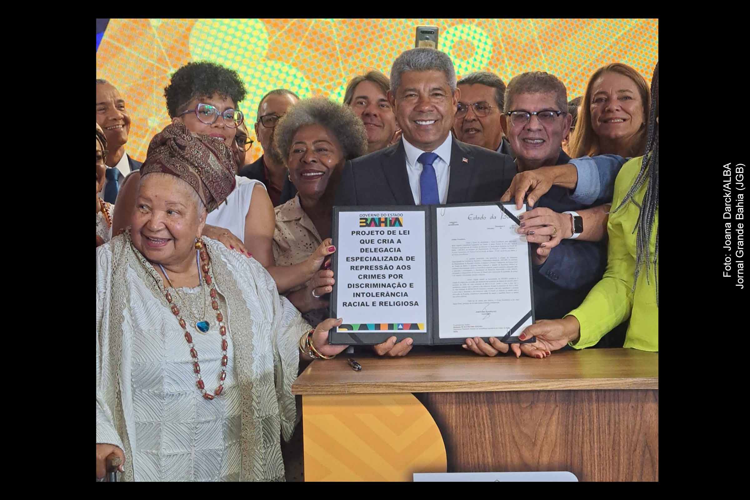 Deputado Zé Raimundo e o governador Jerônimo Rodrigues discutem projeto de criação da delegacia contra discriminação racial e religiosa na Bahia.