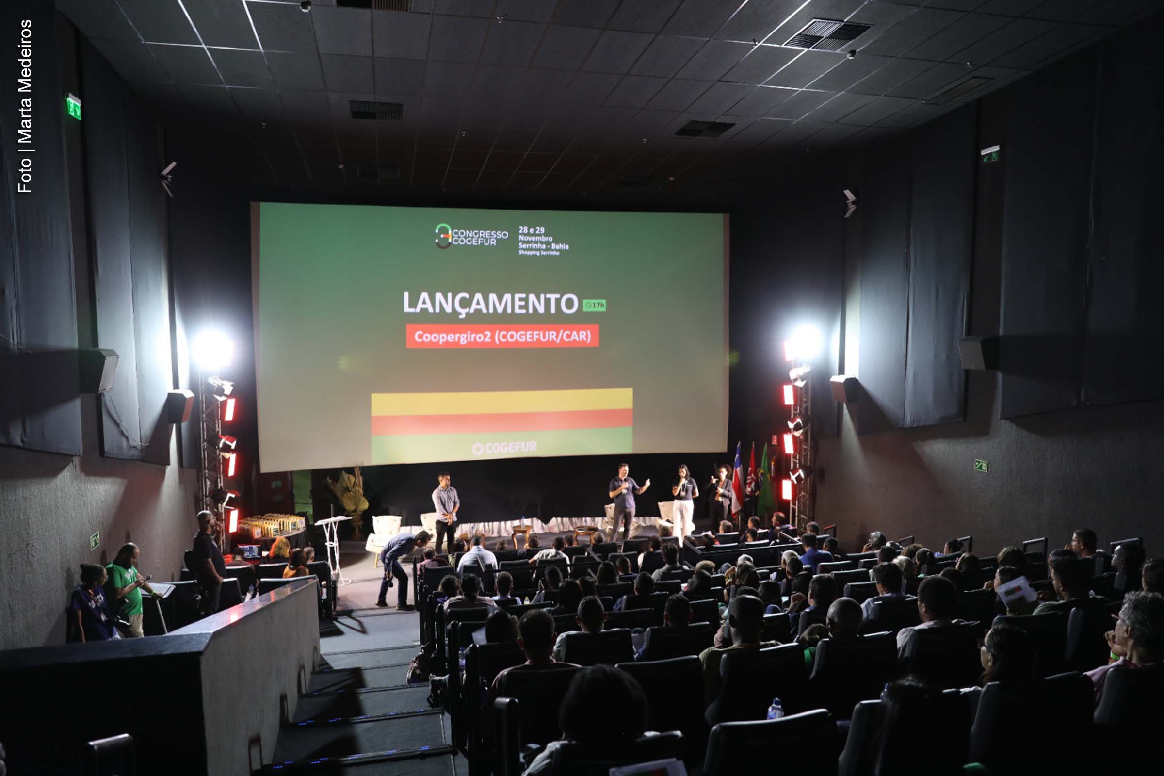 Durante o Congresso Nordeste de Inovação, Sustentabilidade, Soberania Alimentar e Finanças Solidárias, realizado no município de Serrinha, foi lançada a segunda etapa da Coopergiro, linha de crédito voltada ao capital de giro de empreendimentos da agricultura familiar na Bahia. A nova fase da linha de crédito tem como objetivo beneficiar associações e cooperativas com agroindústrias familiares. O lançamento ocorreu no dia 29 de novembro de 2024 e foi realizado por meio de uma parceria entre várias entidades públicas e privadas.