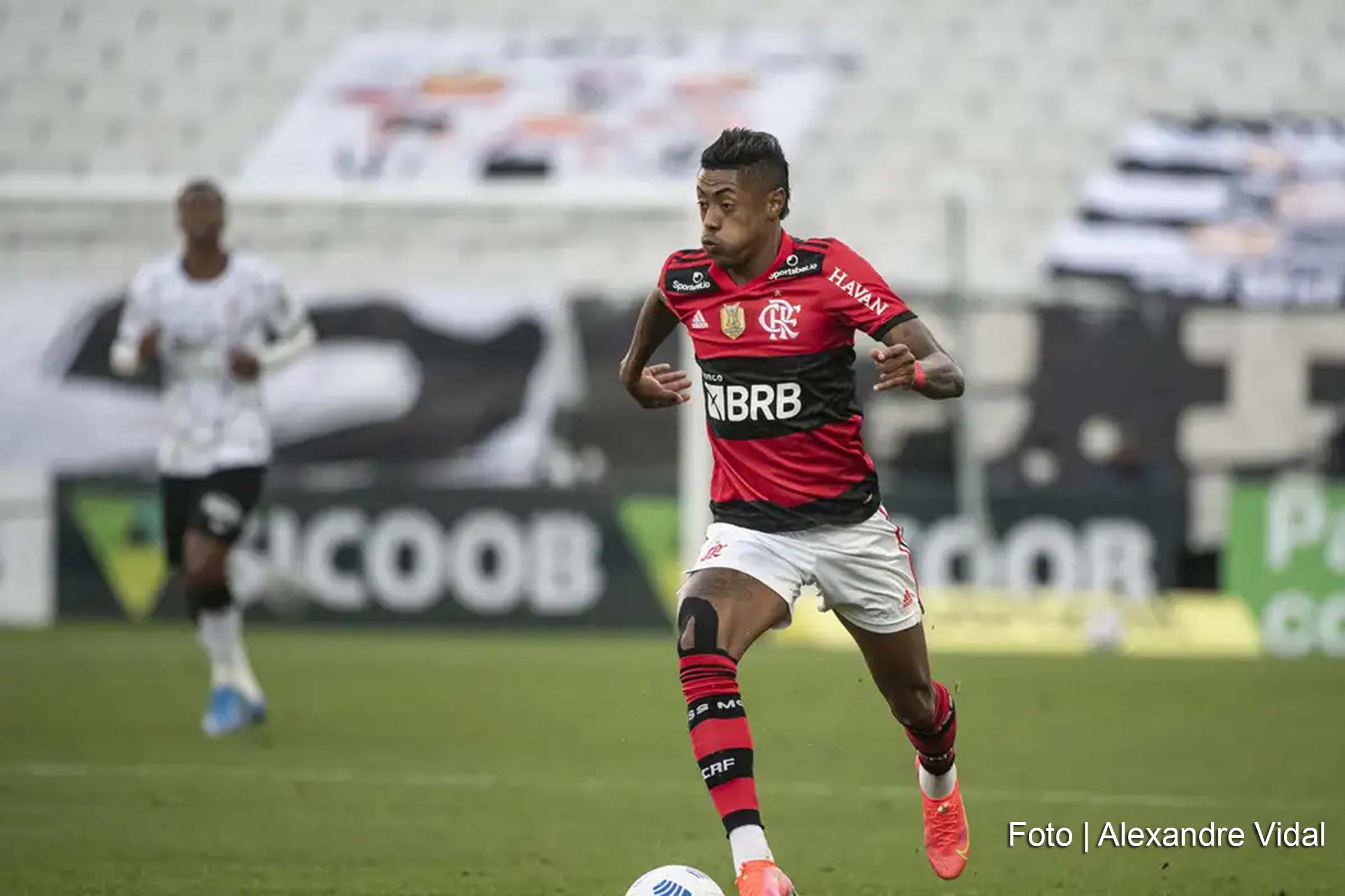 Clube de Regatas do Flamengo afirma que confia no jogador Bruno Henrique e dará apoio durante investigação.