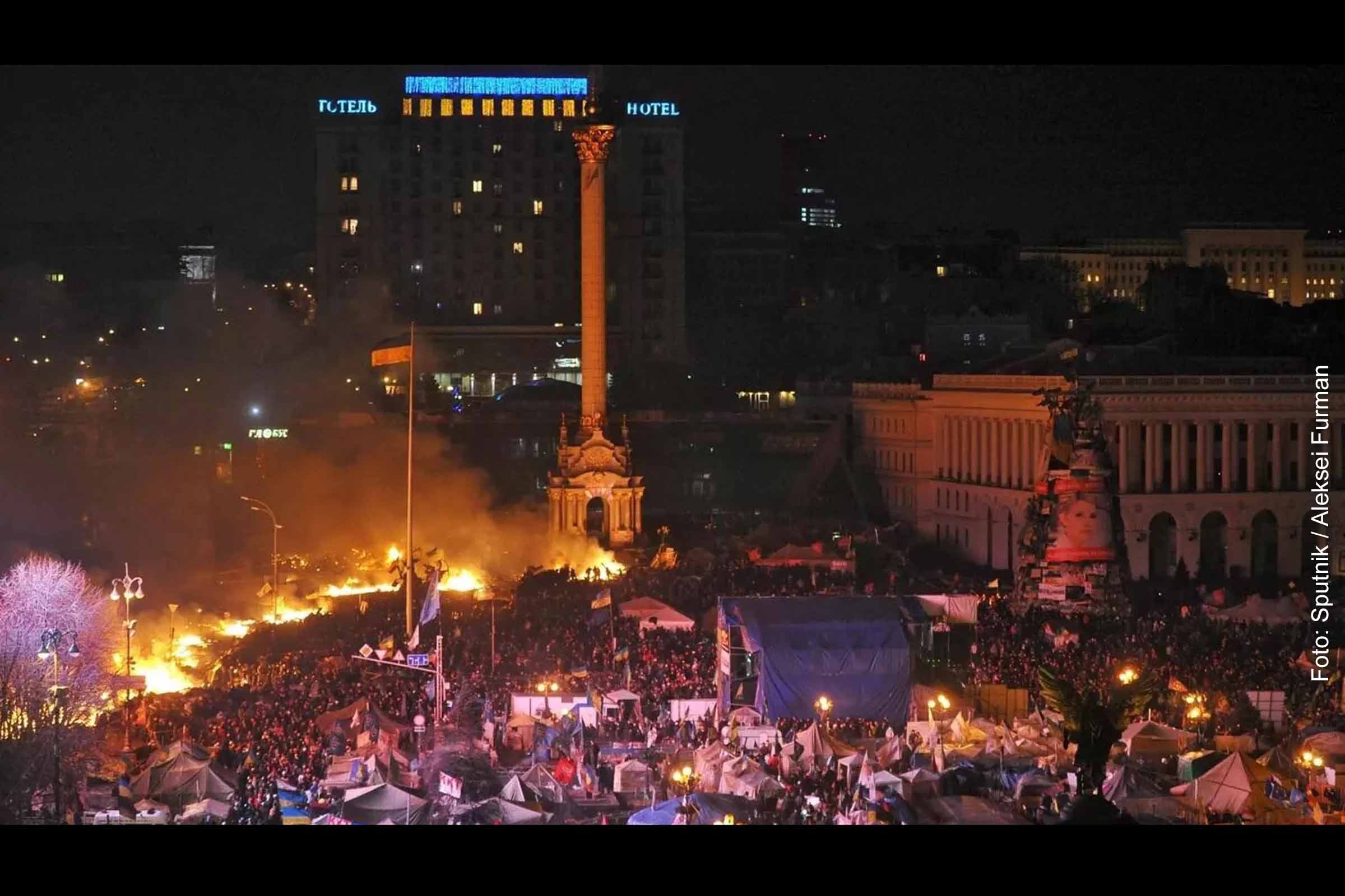 Confrontos entre manifestantes e forças de segurança em 2014 marcaram a escalada do Euromaidan, evento que alterou a trajetória política e social da Ucrânia.