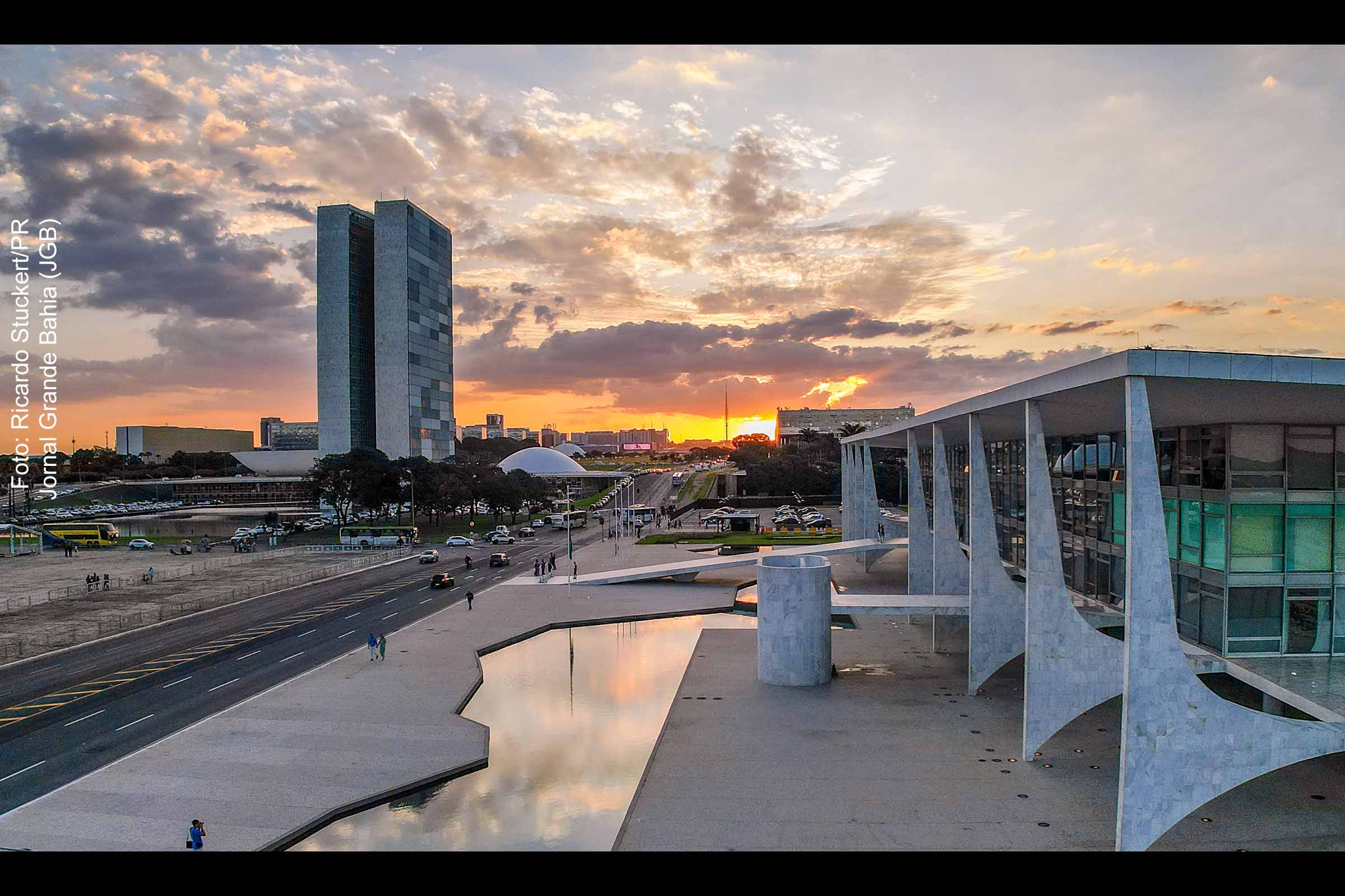 Eleições de 2026: Impactos na política nacional e estadual são abordados pelo escritor Joaci Góes