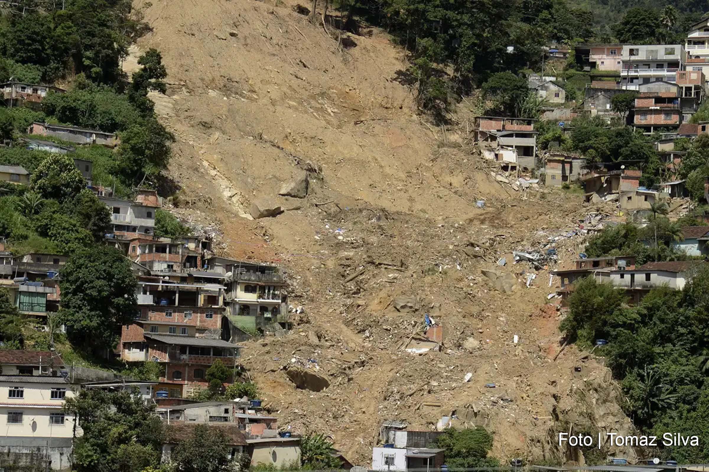 Crescimento urbano em áreas de risco supera média nacional e aumenta suscetibilidade a desastres