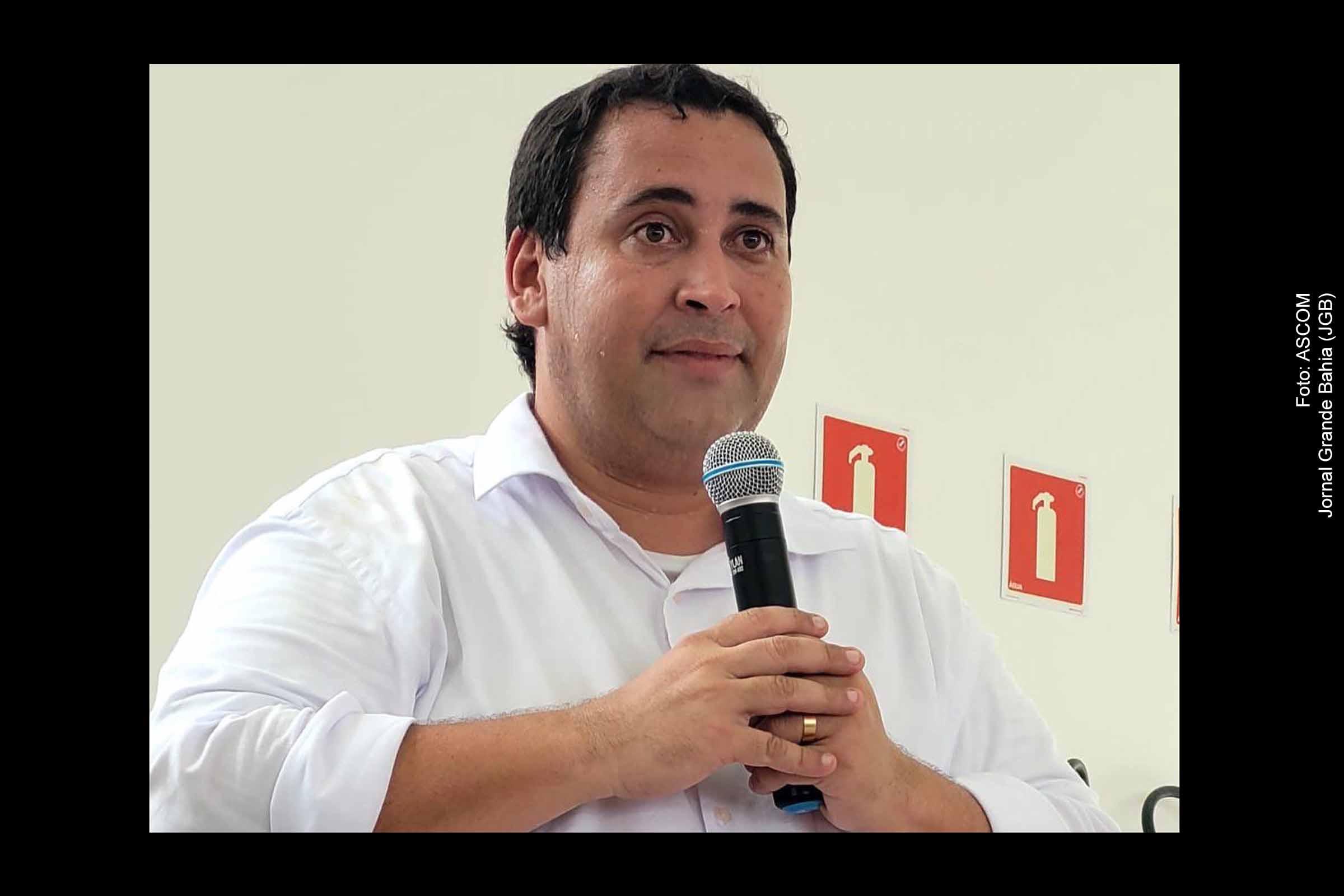 O presidente do PT Bahia, Éden Valadares, destaca fragilidade da liderança de ACM Neto em meio a manifestações de apoio a Bruno Reis como possível candidato da direita ao governo da Bahia em 2026.
