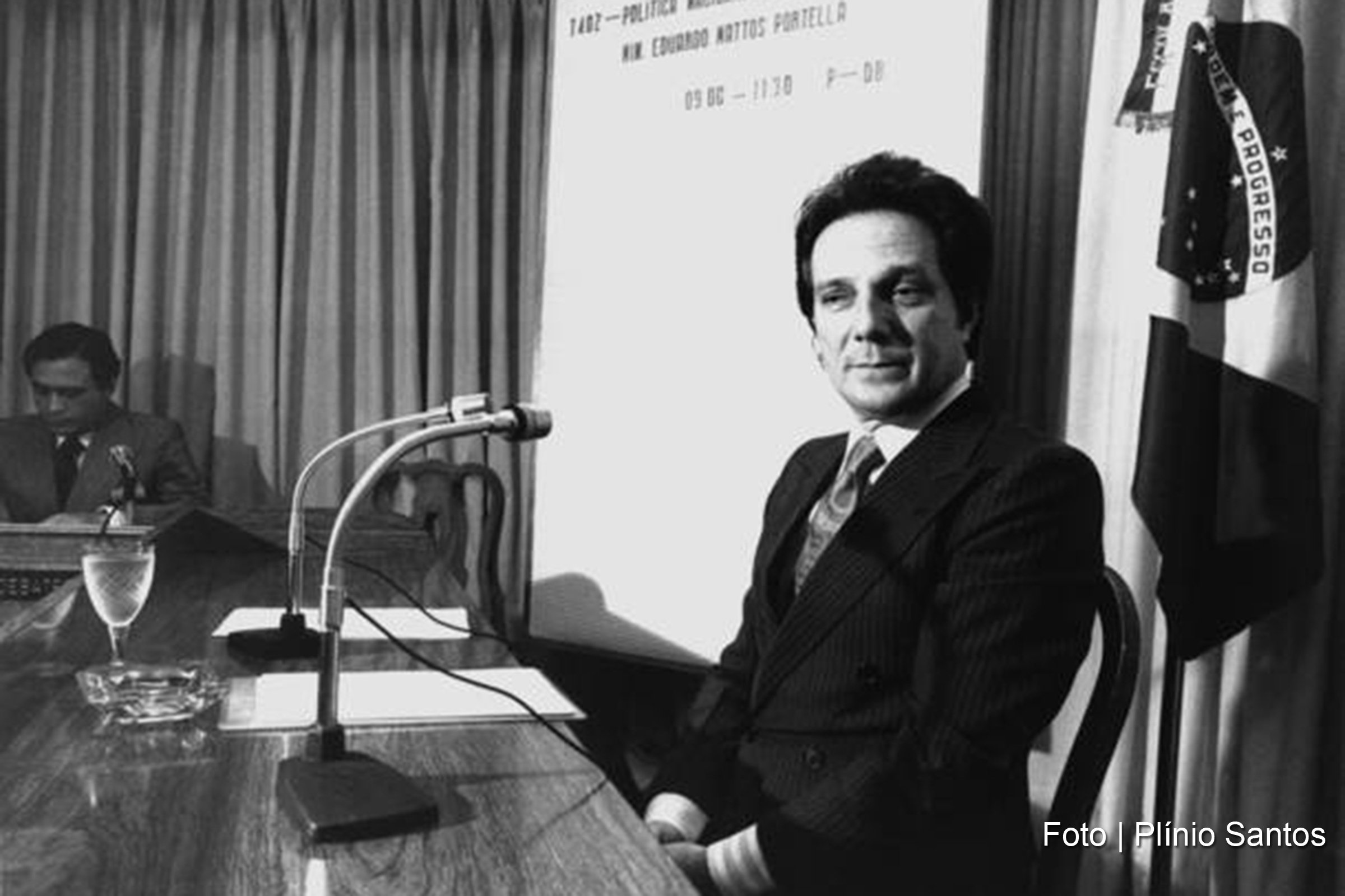 Eduardo Matos Portela, natural de Feira de Santana, teve uma carreira notável no Ministério da Educação e Cultura e como intelectual com reconhecimento nacional e internacional.