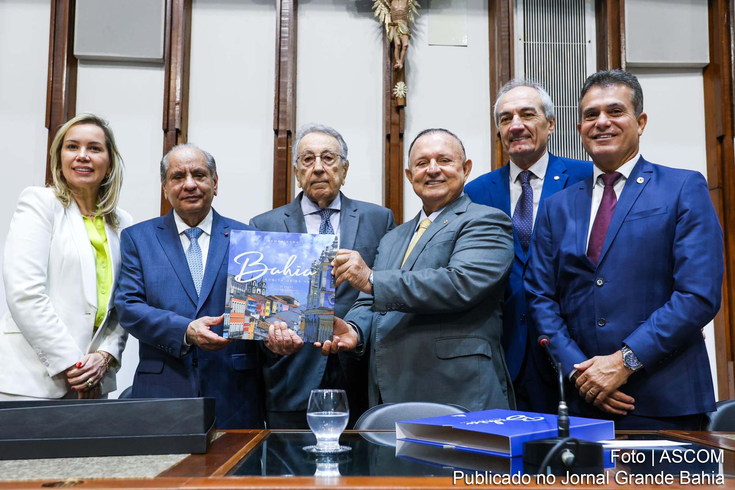 O presidente da Confederação Nacional do Comércio de Bens, Serviços e Turismo, José Roberto Tadros, durante a cerimônia de homenagem na Assembleia Legislativa da Bahia.