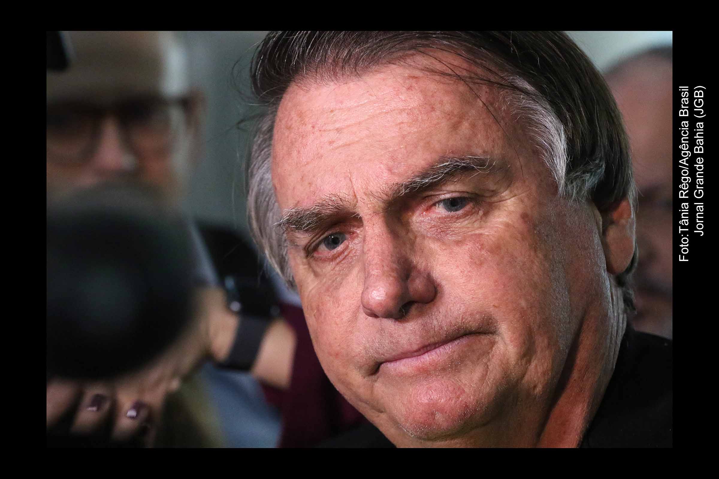 Ex-presidente Jair Bolsonaro defende militares presos e minimiza investigações sobre trama golpista