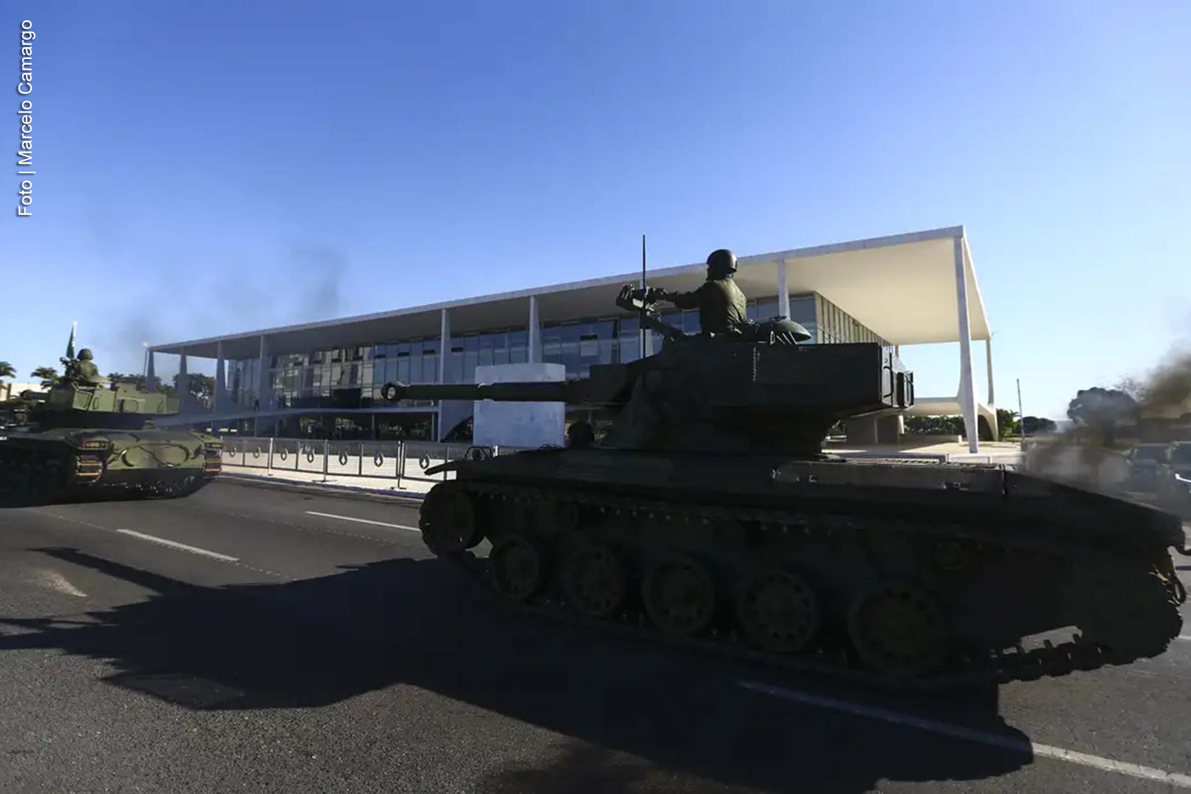 Educação militar no Brasil é analisada como fator no apoio a ideias golpistas, afirma cientista política