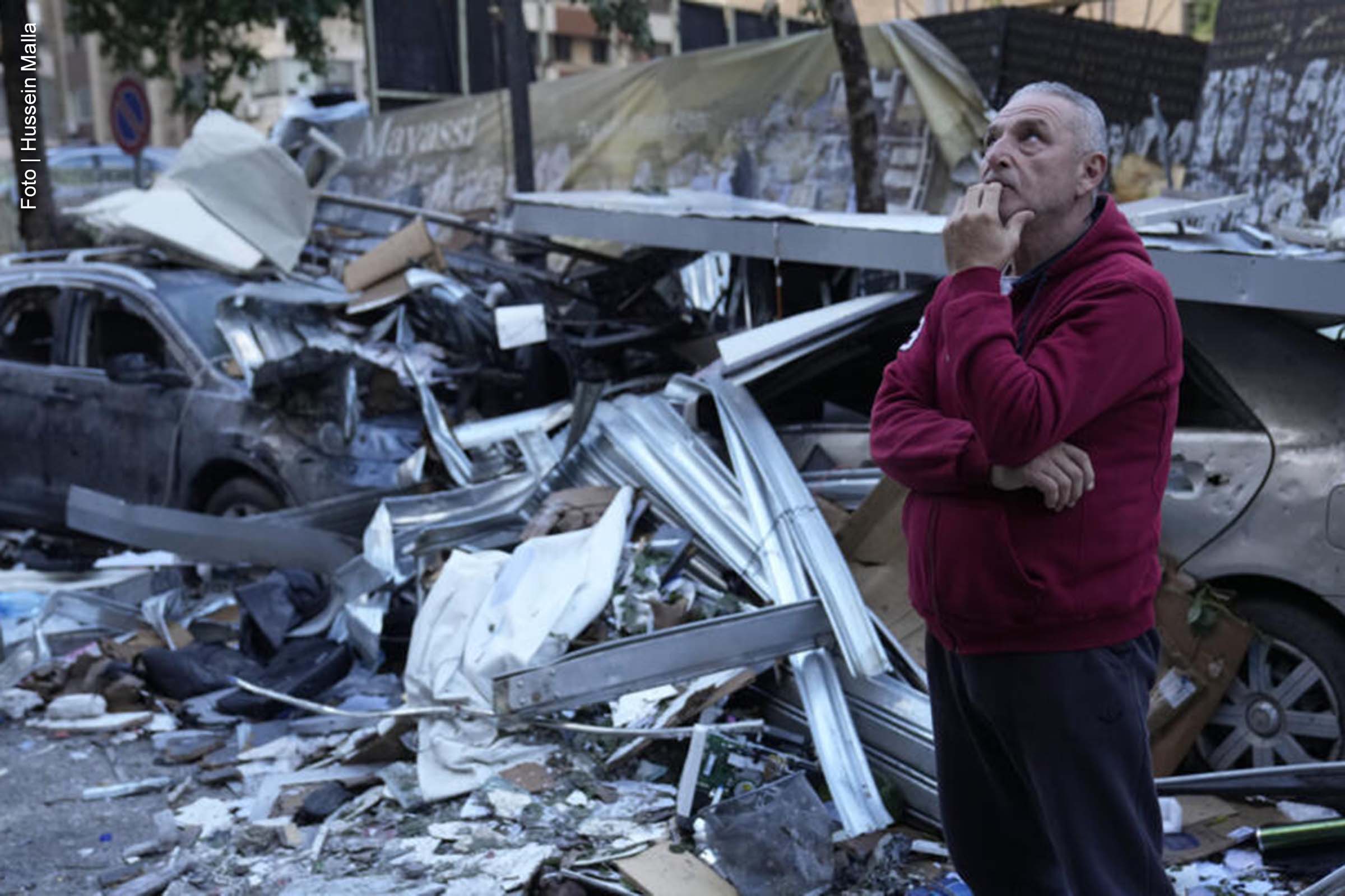 Ataques resultam em mortes e deslocamentos enquanto combates se intensificam na fronteira sul do país.