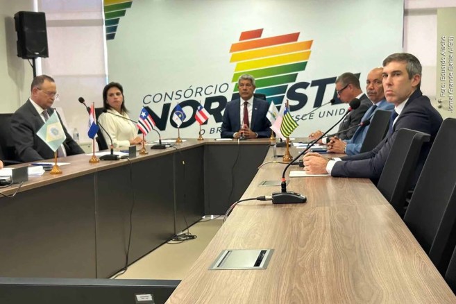 Governador Jerônimo Rodrigues participa da assinatura de carta de apoio ao Sistema Único de Segurança Pública em Brasília.