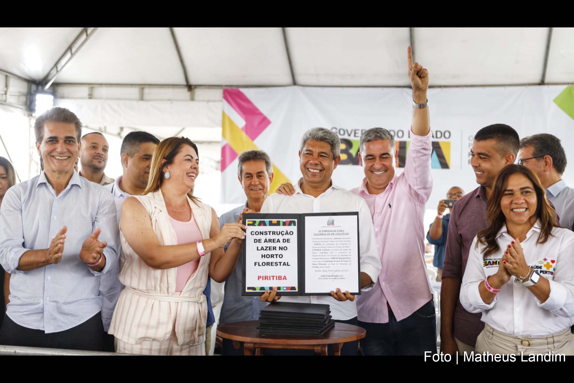 Governador Jerônimo Rodrigues anuncia novas obras de abastecimento de água, infraestrutura urbana e saúde para o município de Piritiba e região da Chapada Diamantina.