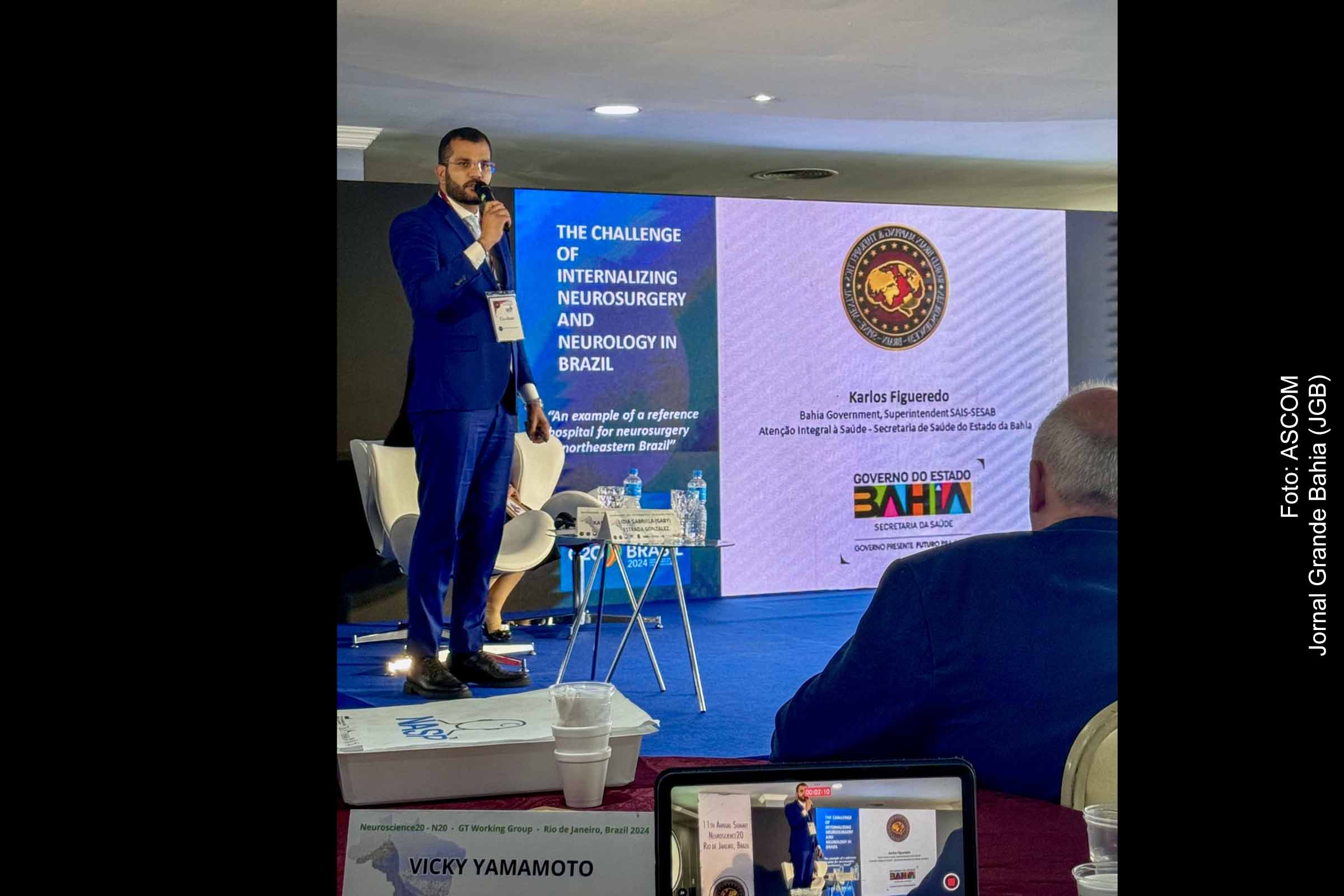 Superintendente de Assistência Integral à Saúde da Bahia, Karlos Figueredo, apresenta os avanços do estado em neurocirurgia durante evento do G20 no Rio de Janeiro.