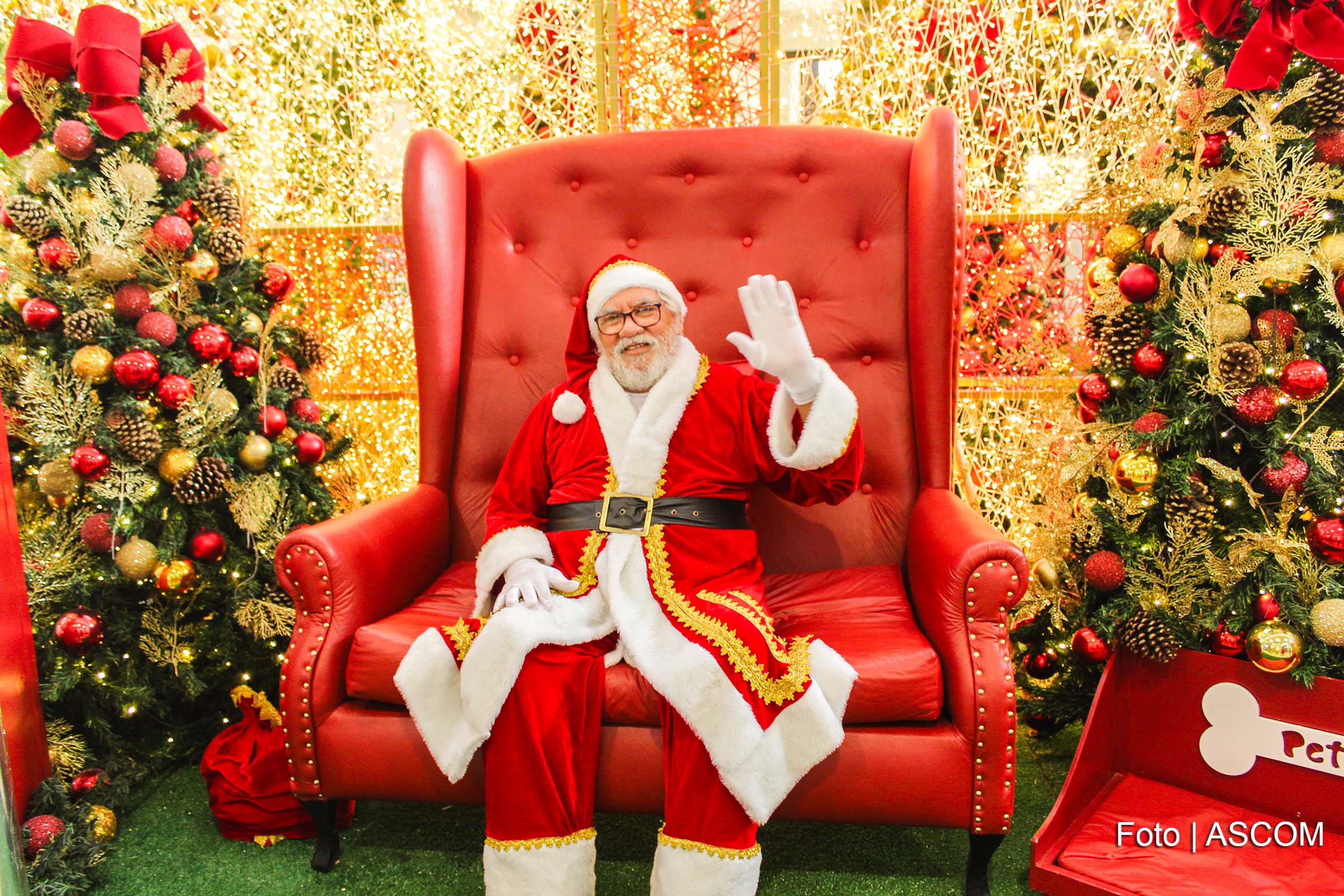 Boulevard Shopping Feira de Santana inaugura a temporada natalina com a chegada do Papai Noel de helicóptero, marcando os 25 anos do shopping com tema especial e atrações para toda a família.