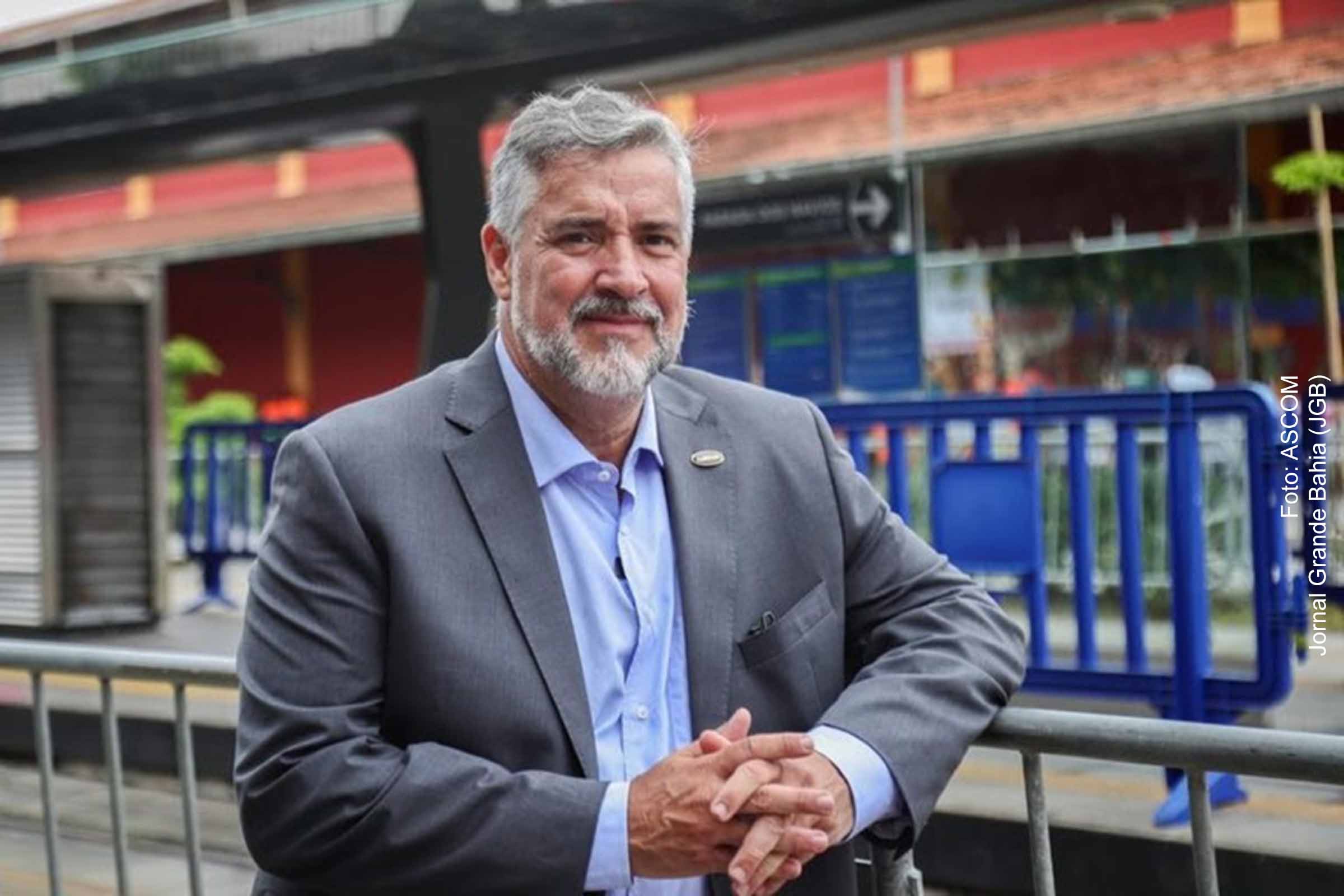 Paulo Pimenta, ministro da Secretaria de Comunicação Social, destaca a relevância global do G20 Social durante entrevista ao programa Giro Social.