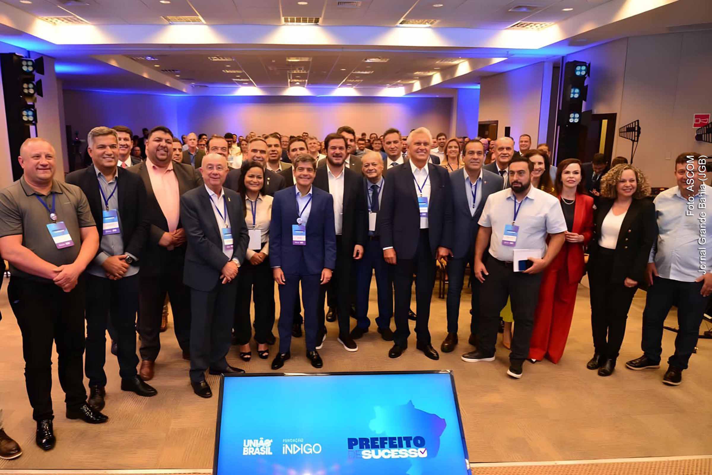 José Ronaldo, prefeito eleito de Feira de Santana, participa de capacitação em gestão pública em Brasília para aprimorar estratégias administrativas de sua próxima gestão.