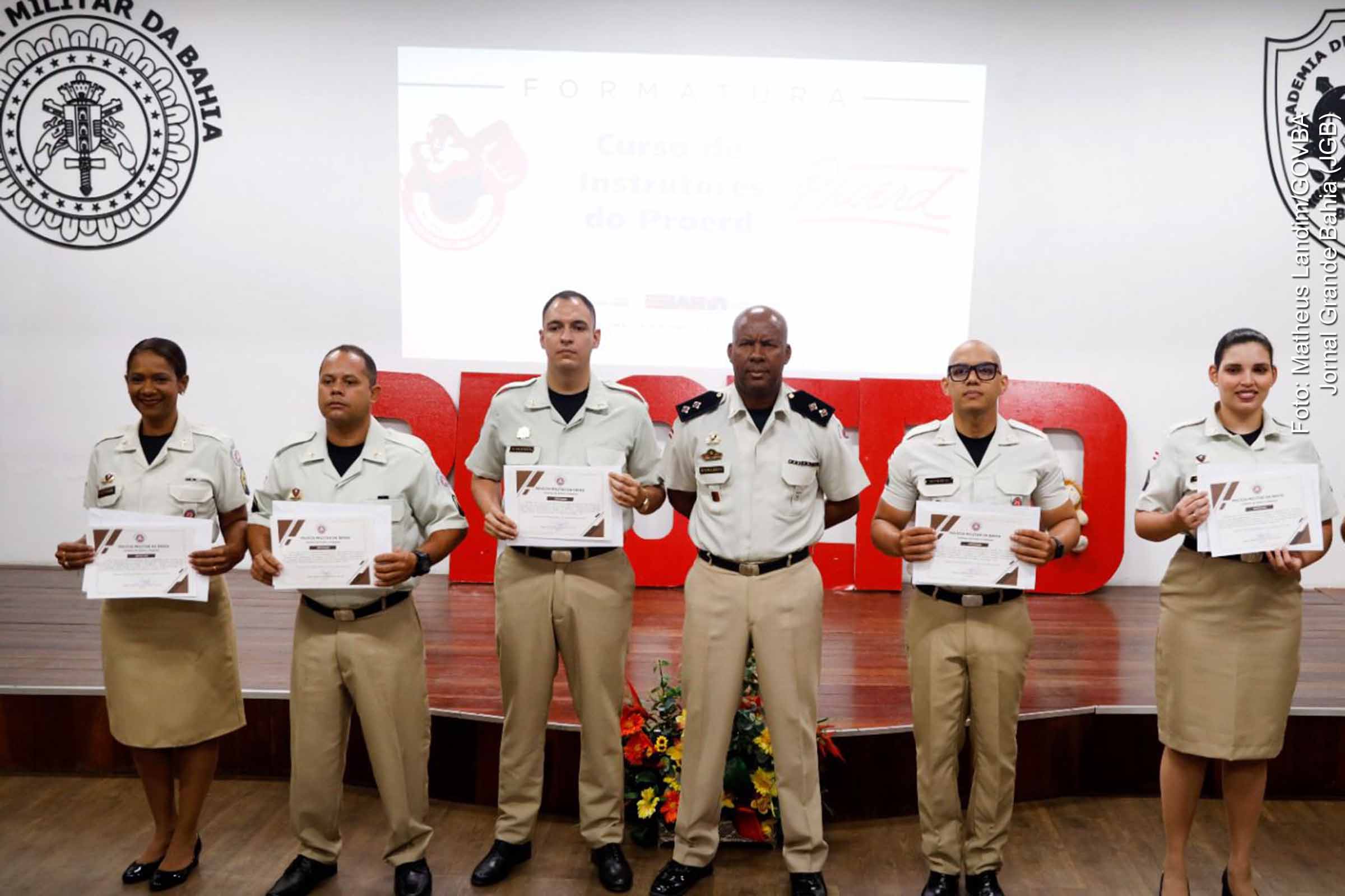 Certificação fortalece a formação de instrutores na Bahia, ampliando alcance do Programa Educacional de Resistência às Drogas e à Violência.