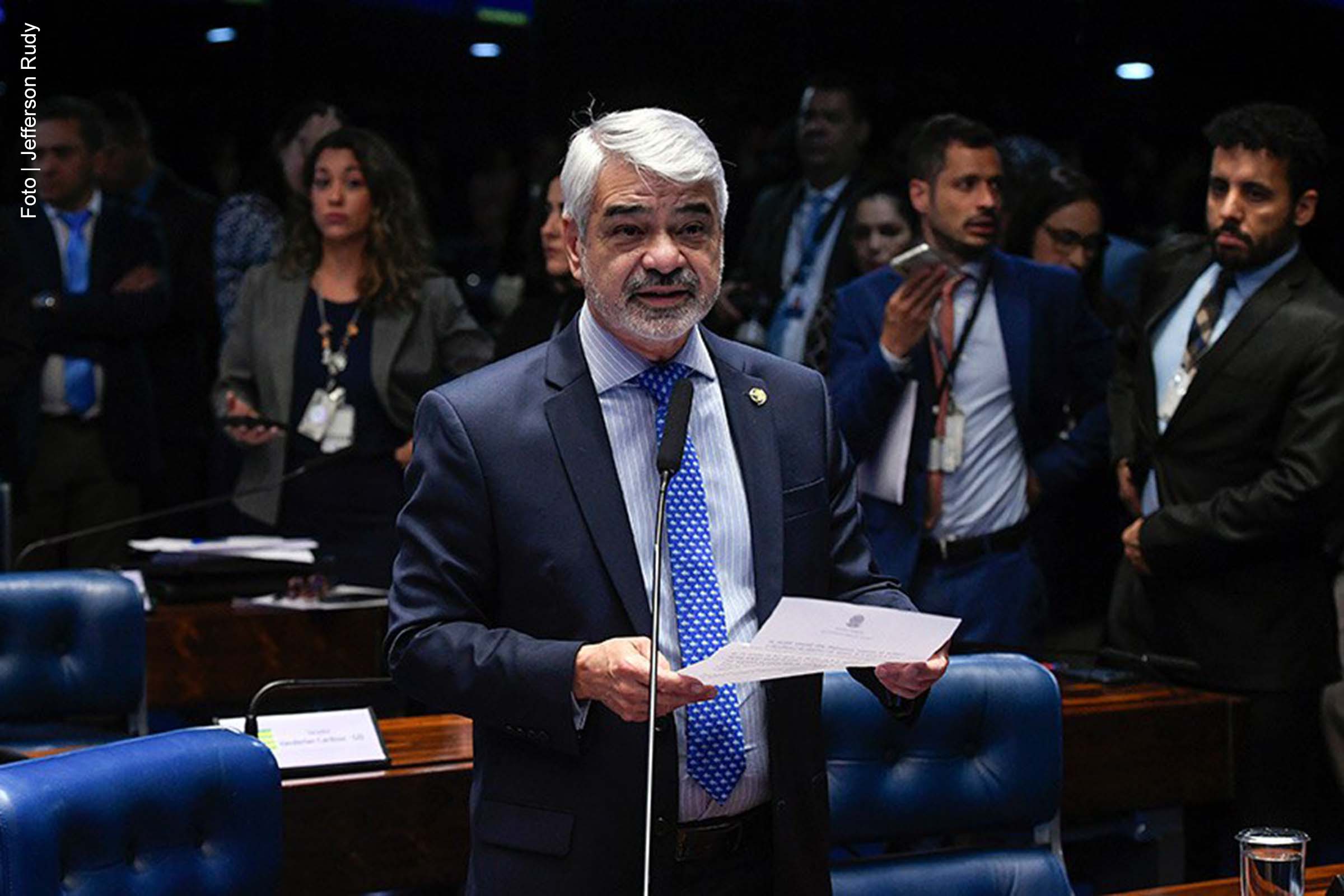 O Senado Federal aprovou o projeto de lei que institui um novo regime disciplinar para policiais federais e civis do Distrito Federal. O texto, que atualiza normas da década de 1960 consideradas desatualizadas, segue para sanção presidencial após ser aprovado sem alterações no conteúdo.