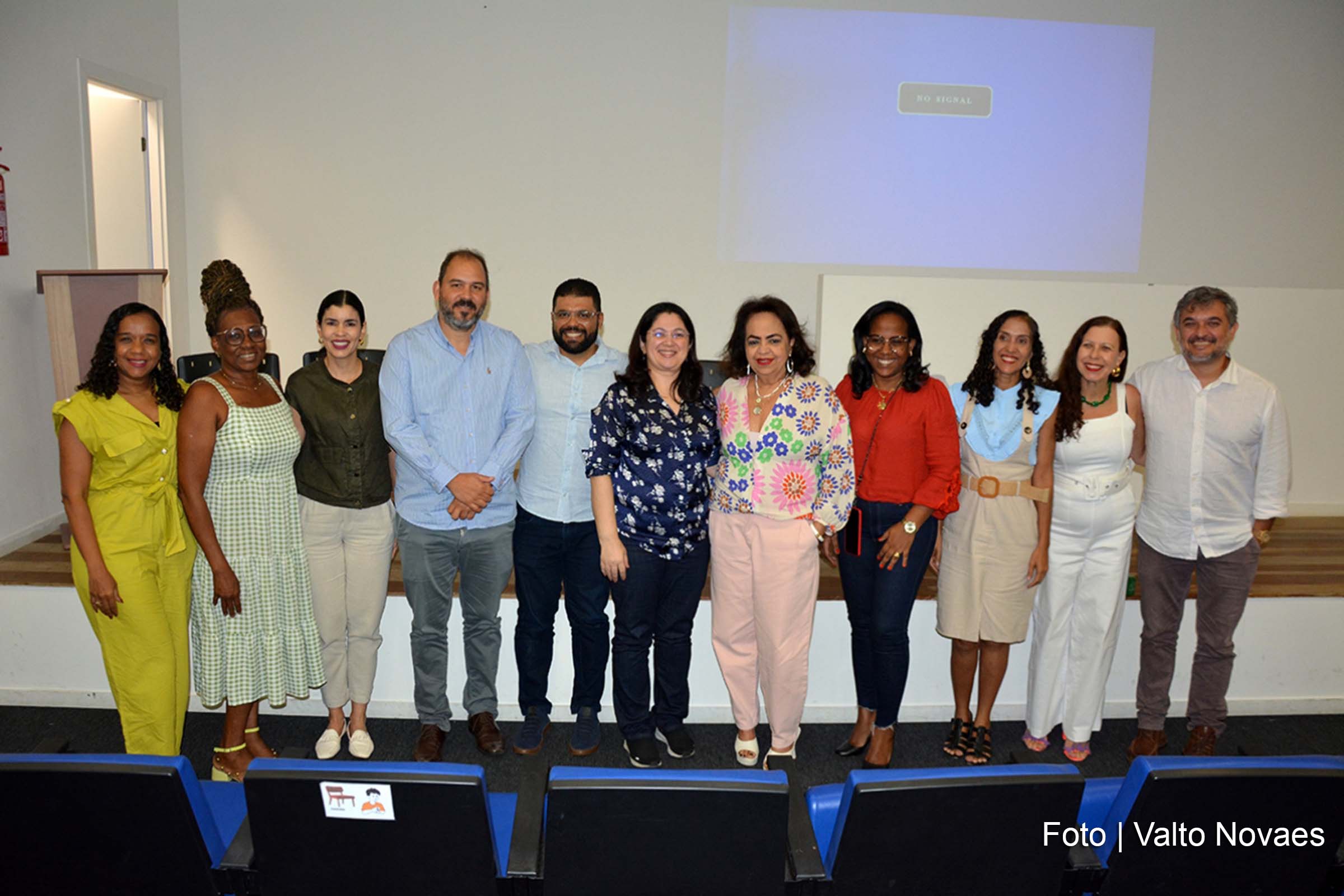 O prefeito Colbert Martins Filho participa de evento de apresentação dos resultados do projeto "Caminhos da Educação 2" no Centro Integrado de Educação Inclusiva.