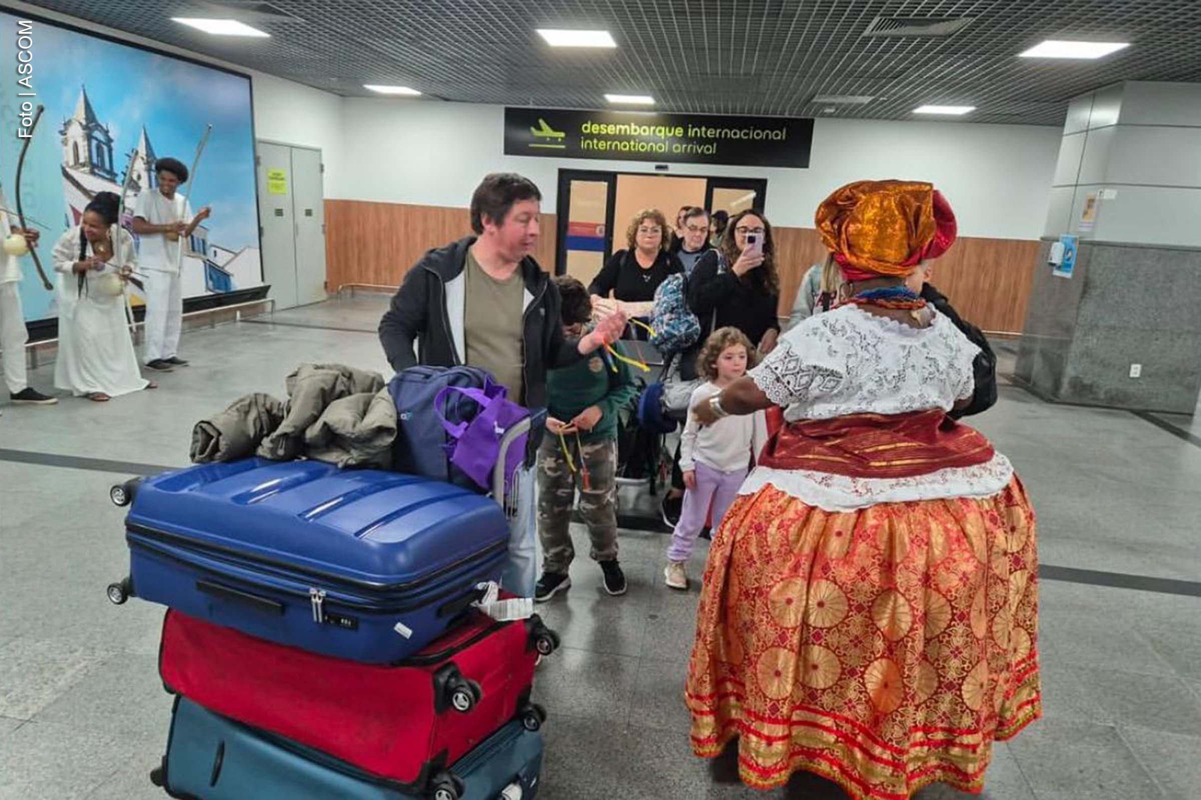 A Bahia registra um crescimento de 60% na chegada de turistas internacionais entre janeiro e novembro de 2024, com 125.199 visitantes estrangeiros. O número é significativamente superior ao crescimento nacional de 12,9% e ao aumento de 40% no Nordeste. O estado lidera o turismo internacional na região, representando 41,3% do total de turistas estrangeiros que visitaram o Nordeste no período.