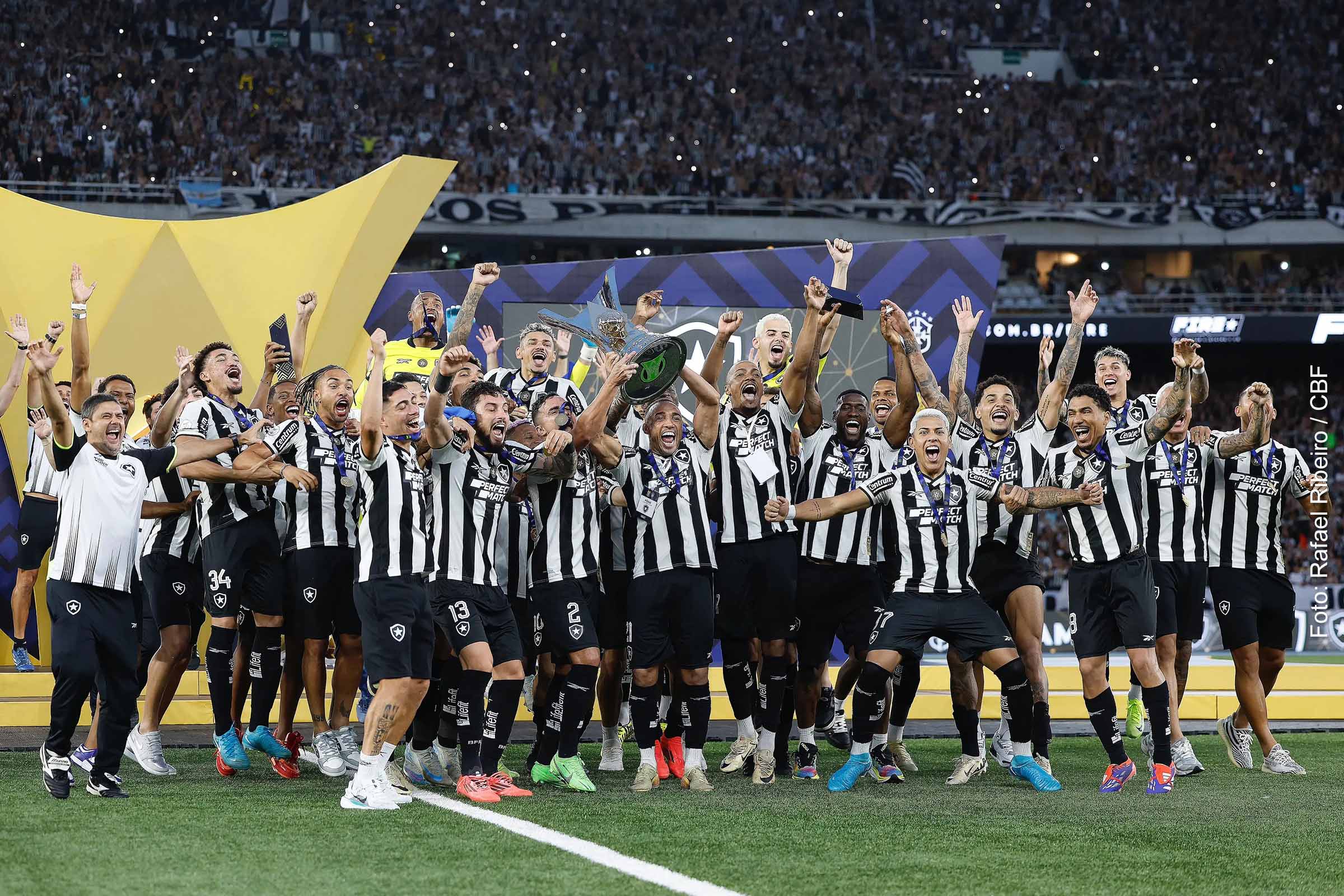 Time carioca assegura título com vitória no Nilton Santos e encerra temporada histórica com terceiro troféu nacional.