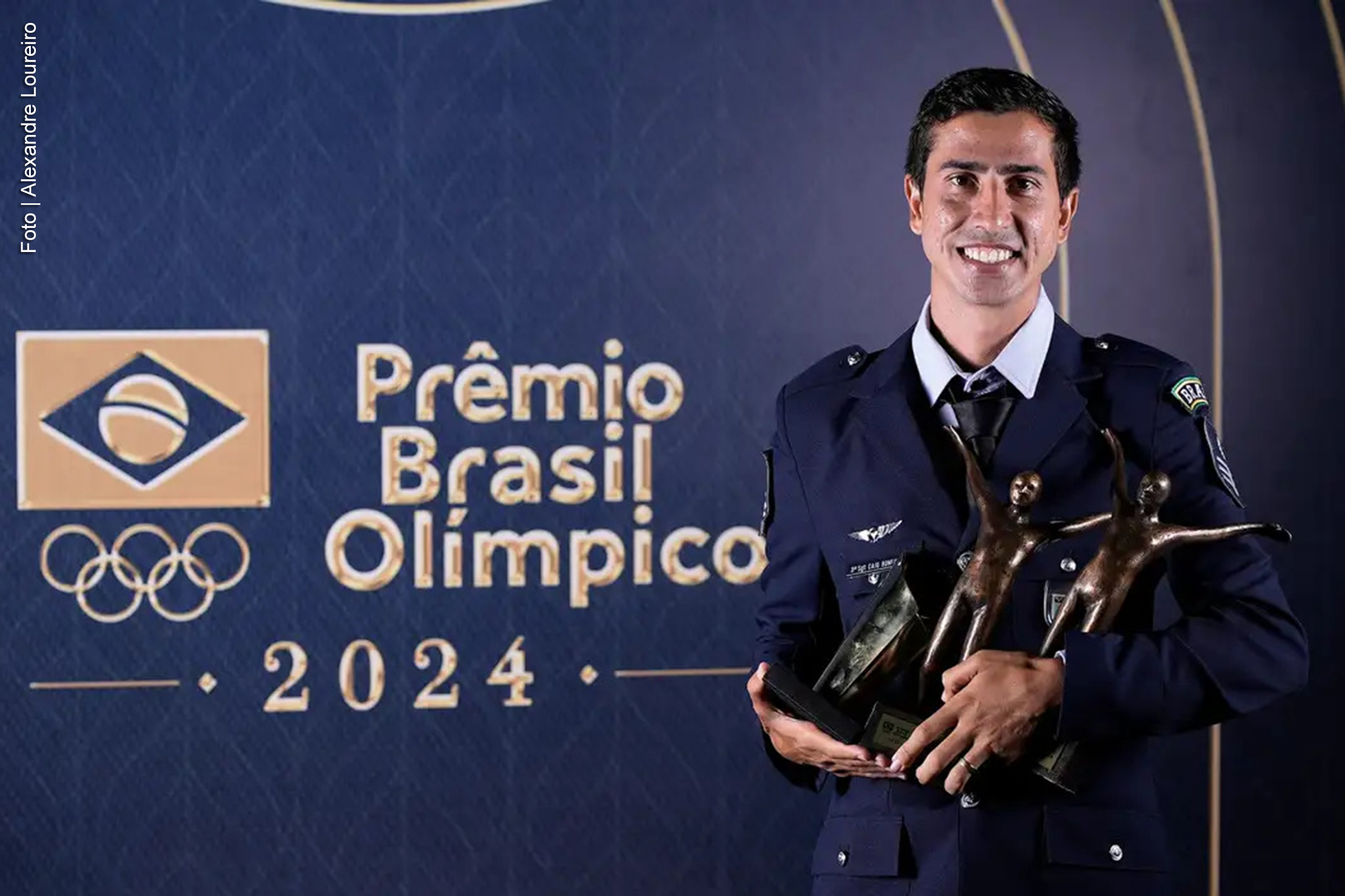 Na noite desta quarta-feira (11), os atletas Caio Bonfim e Rebeca Andrade foram os grandes destaques da cerimônia do Prêmio Brasil Olímpico, realizada no Rio de Janeiro. A ginasta, com uma carreira histórica, e o marchador, vencedor de medalha olímpica, receberam o Troféu Rei Pelé, que reconhece os melhores atletas de 2024. A cerimônia também celebrou outros atletas e treinadores, além de premiar importantes equipes do esporte brasileiro.