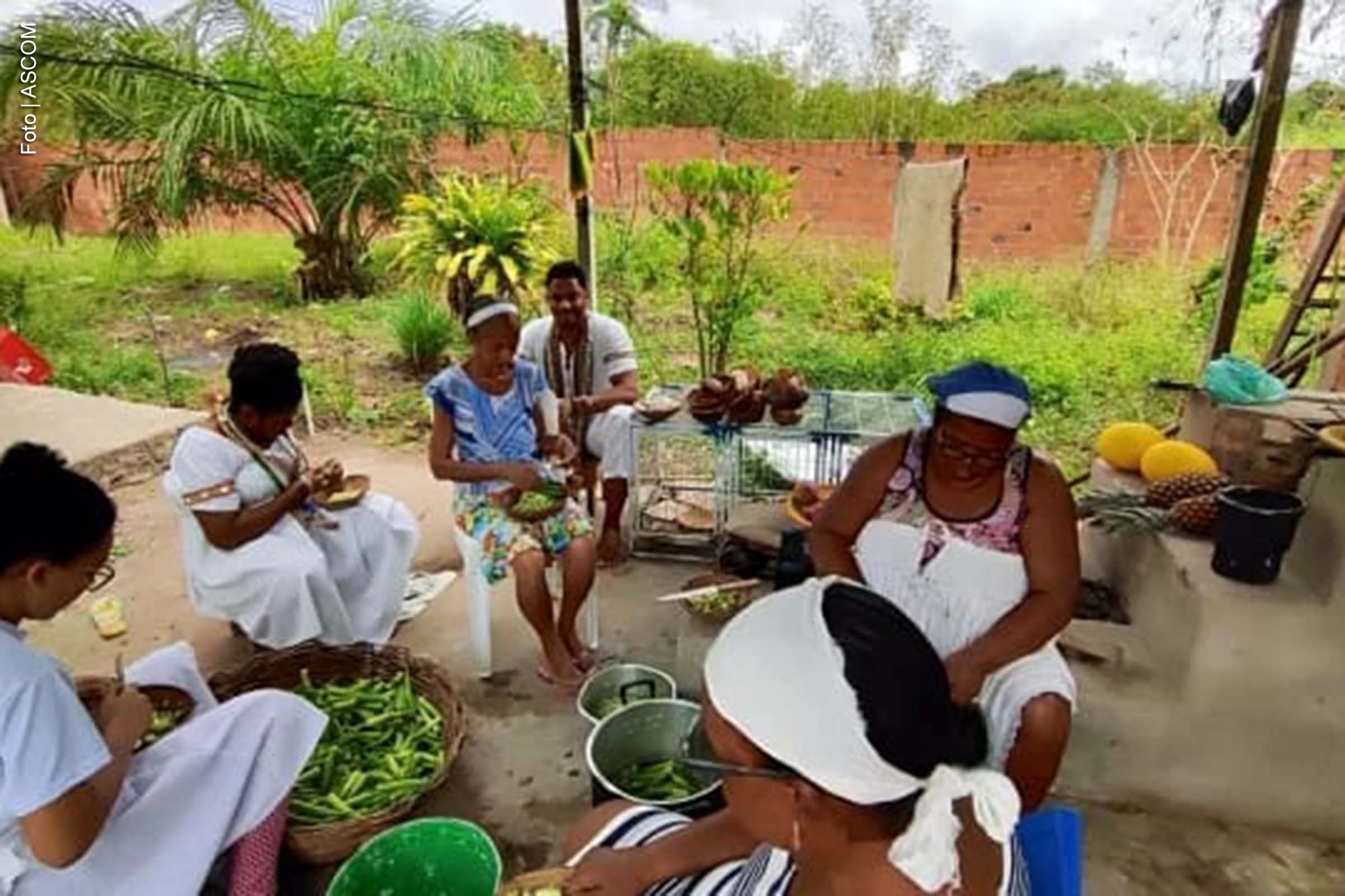 A Câmara Municipal de Feira de Santana aprovou em segunda votação o Projeto de Lei nº 76/2024, que propõe o reconhecimento das comunidades de matrizes africanas como patrimônio imaterial da cidade. A proposta, de autoria da presidente da Câmara, Eremita Mota (PP), visa valorizar as práticas culturais dos povos tradicionais de matriz africana e garantir o acesso a direitos e recursos. Agora, a iniciativa segue para a sanção do prefeito Colbert Martins Filho.