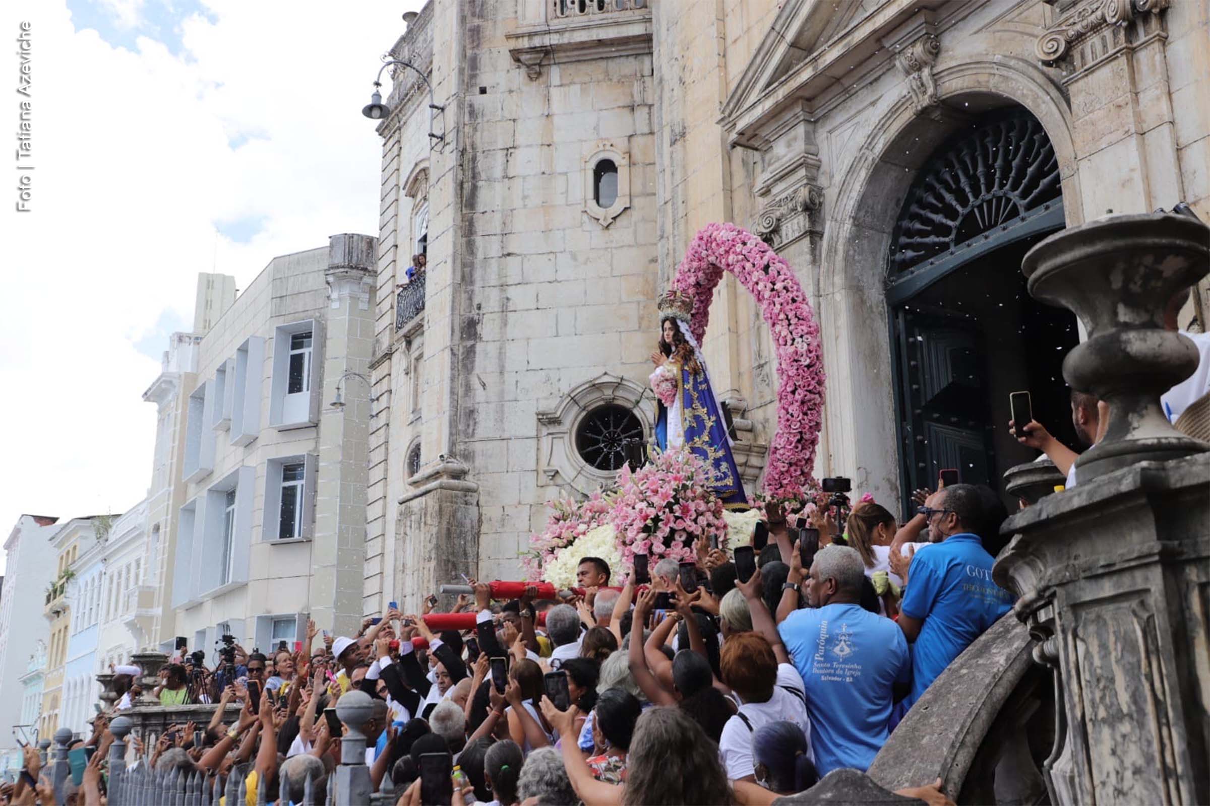 O Dia de Nossa Senhora da Conceição da Praia, padroeira da Bahia, foi celebrado neste domingo (8), no Santuário Basílica no Comércio, em Salvador. A festa religiosa, que une tradição católica e reverências de matriz africana, atraiu fiéis e turistas e contou com o apoio da Secretaria de Turismo do estado.