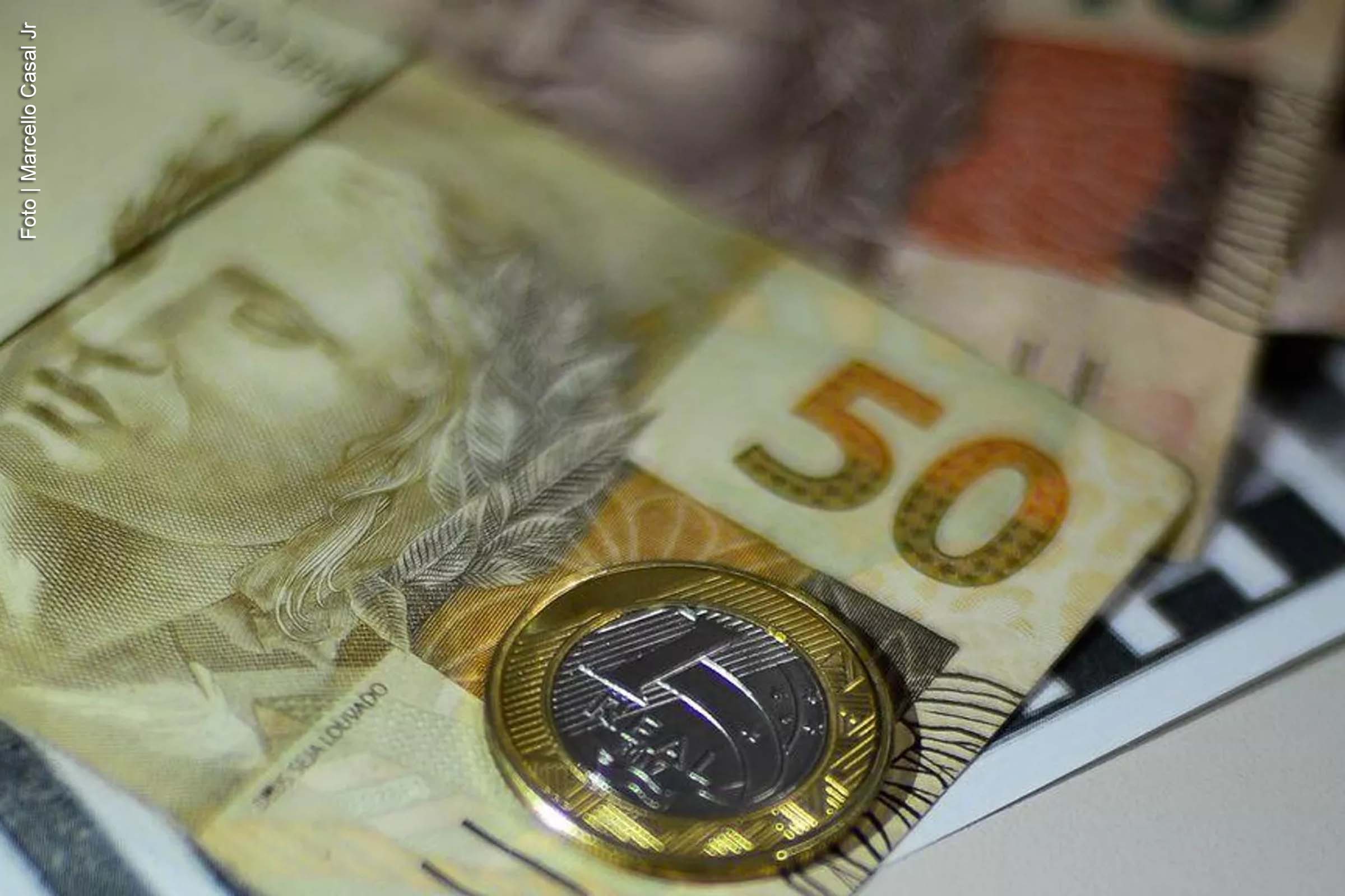 Previsão da CNI aponta crescimento econômico do Brasil de 2,4% e inflação de 4,5% para 2025