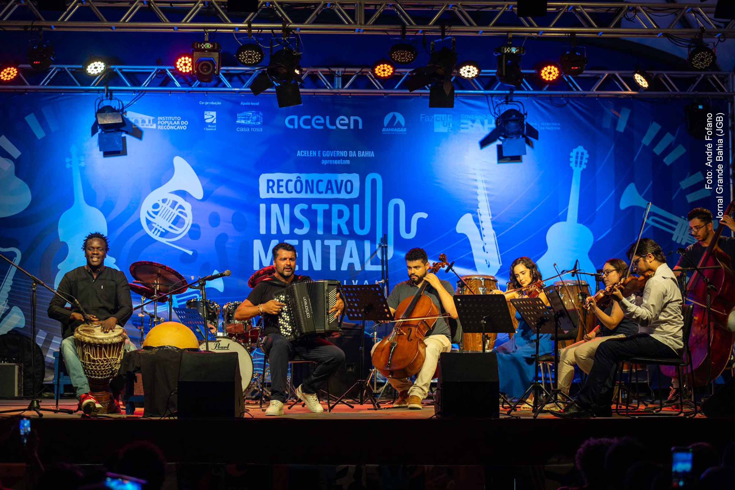 Com a participação de renomadas filarmônicas e artistas, o Festival Recôncavo Instrumental reafirma seu papel como catalisador cultural no Recôncavo Baiano e celebra o diálogo entre tradição e inovação.