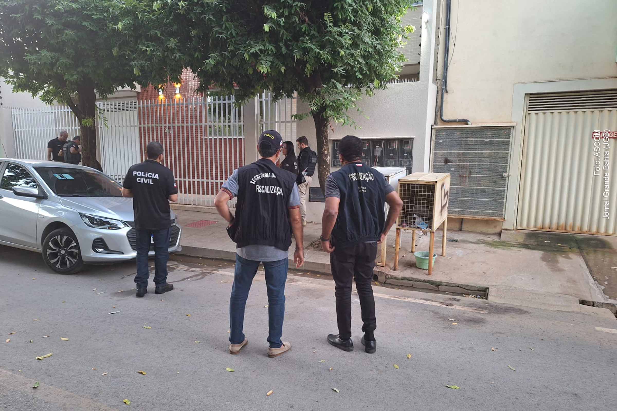 Investigação abrange práticas como lavagem de dinheiro e associação criminosa, com bloqueio de bens dos envolvidos para recuperação de valores.