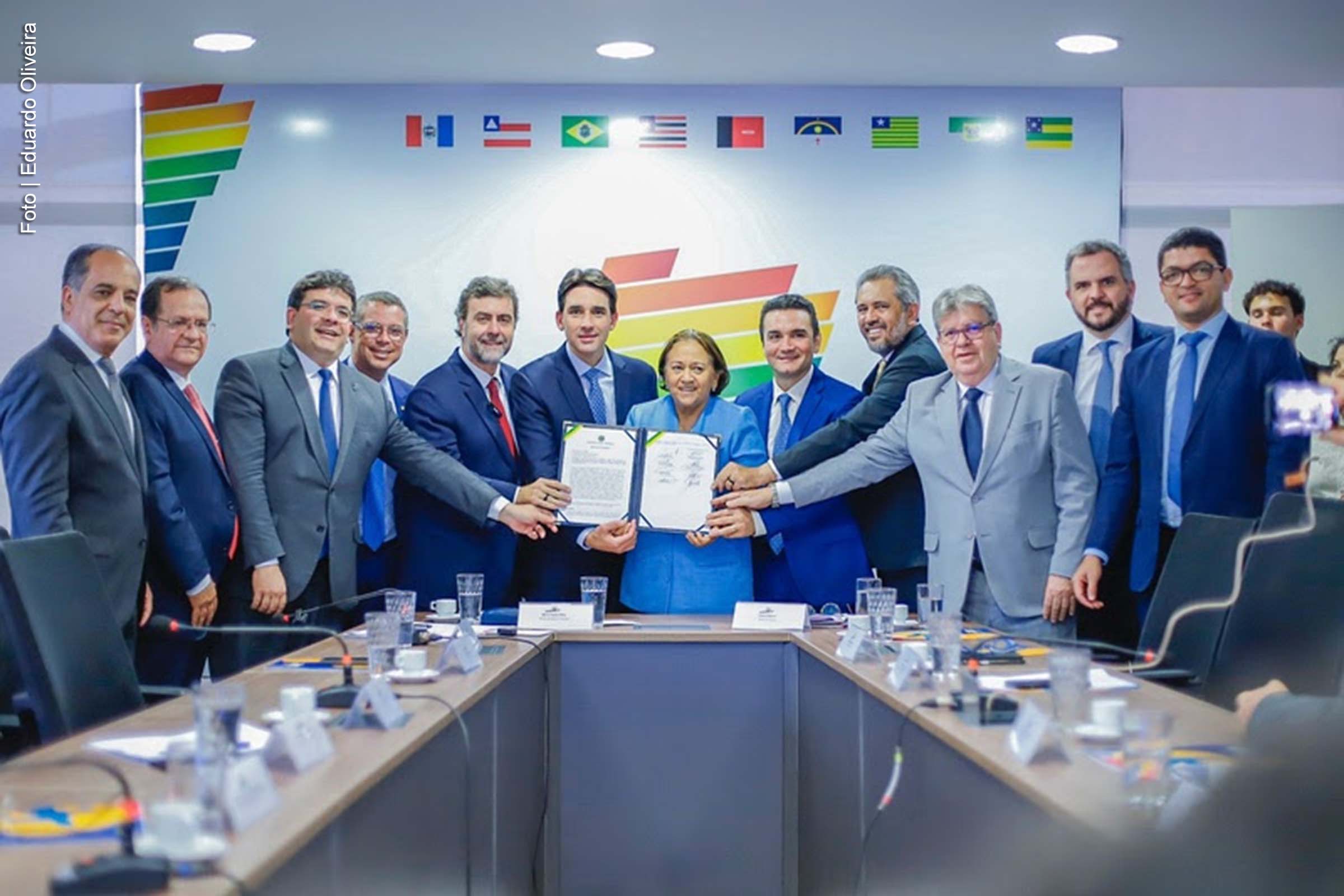 O Governo Federal anunciou o investimento de R$ 63,6 milhões no Programa de Aceleração do Turismo Internacional (PATI) para 2025. A iniciativa busca atrair visitantes estrangeiros e ampliar a conectividade aérea com o Brasil, prevendo parcerias público-privadas e geração de 500 mil novos assentos em voos internacionais.