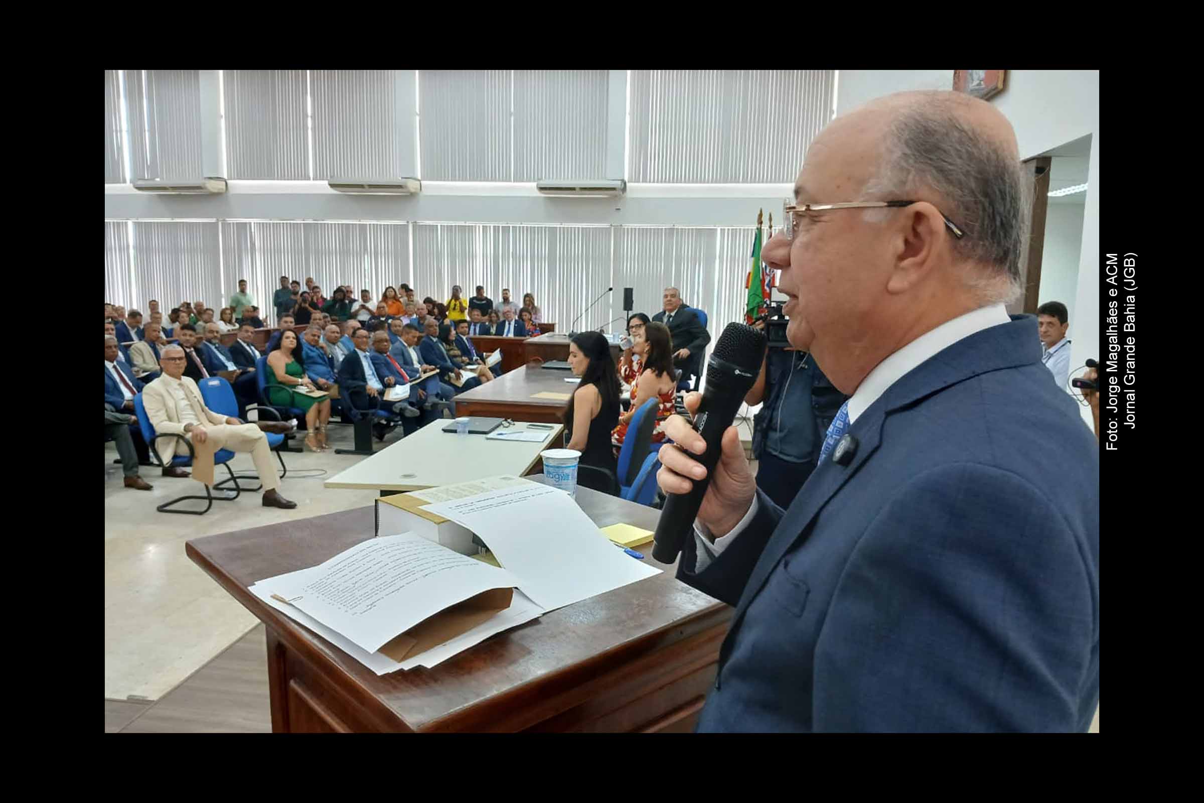 José Ronaldo, diplomado prefeito de Feira de Santana, reafirma compromissos com a população durante cerimônia no Fórum Filinto Bastos, nesta segunda-feira (16/12/2024).