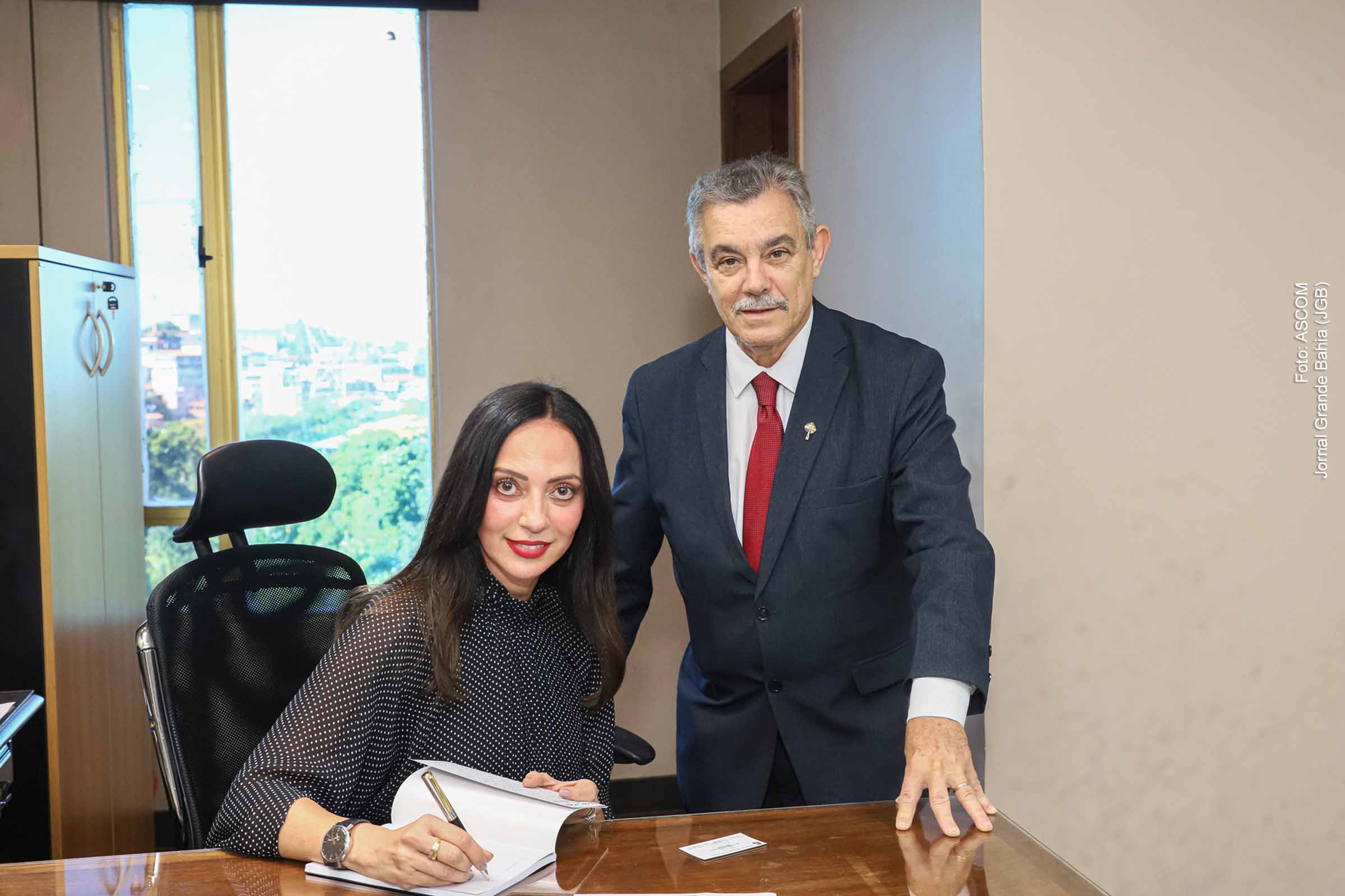 Juíza do TJBA lança obra técnica para gestores e tomadores de decisão na Administração Pública