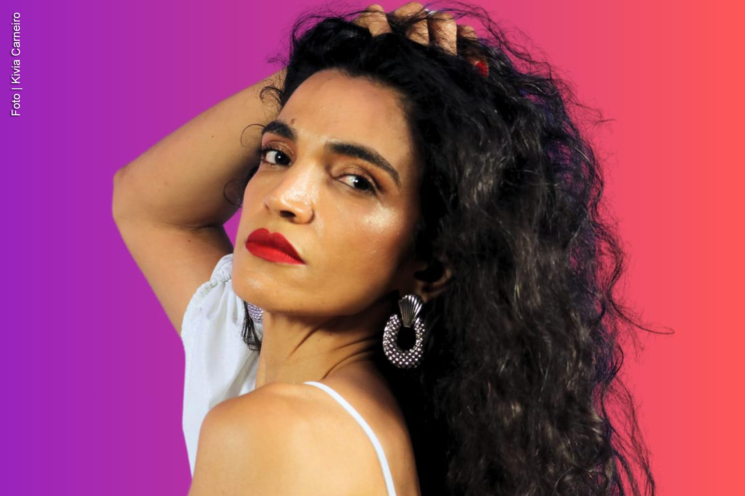A cantora e compositora Luciana Coq lança nesta quinta-feira (12) o single “Essa Canção Especial”, disponível nas principais plataformas de música. O trabalho produzido por Gustavo Koshikumo é mais um passo na trajetória da artista, que projeta novos lançamentos e apresentações ao vivo em 2025.