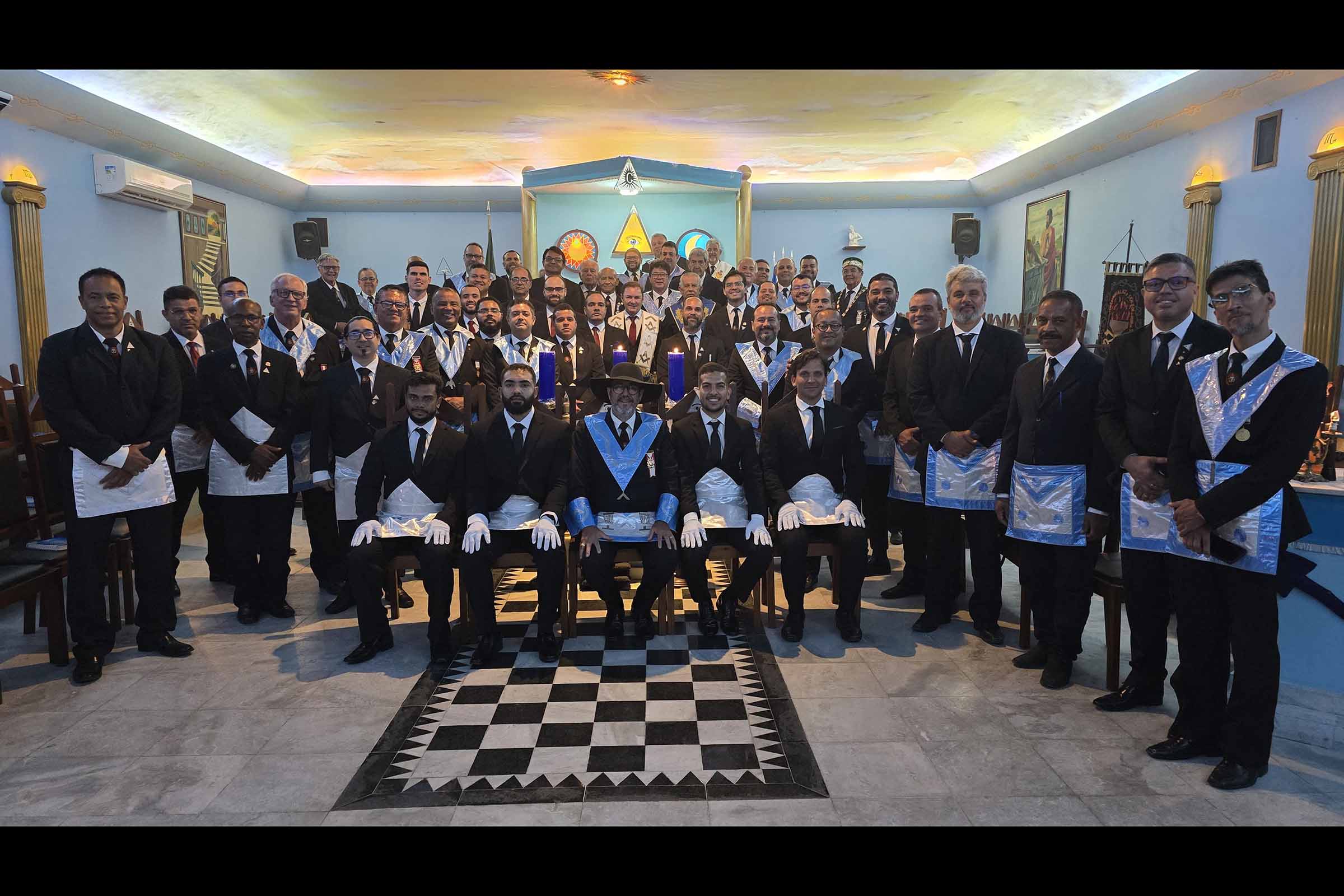 Feira de Santana: Loja Maçônica Harmonia, Luz e Sigilo nº 46 celebra 71 anos com ingresso de novos membros