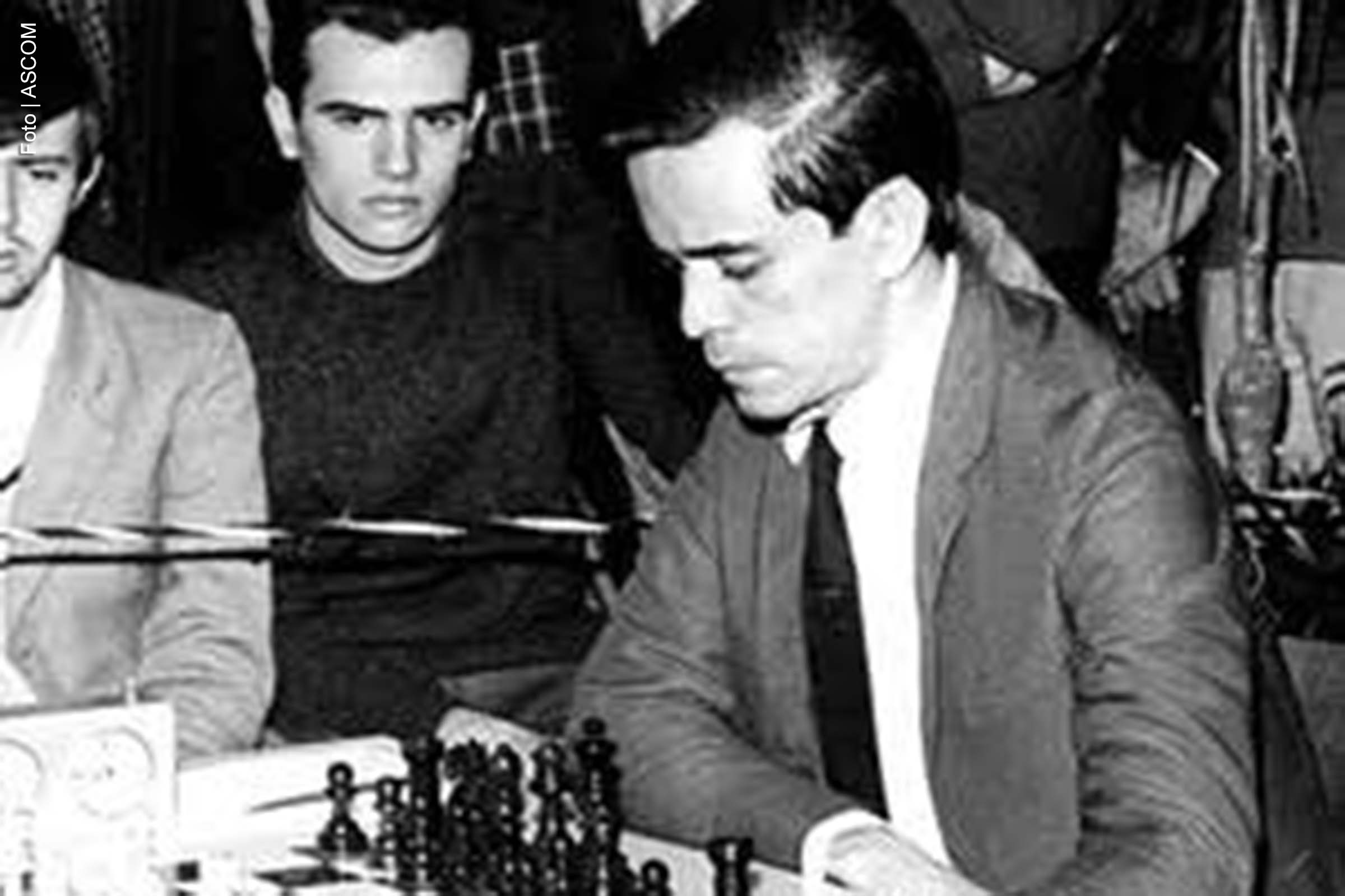 José Pinto de Paiva, advogado e enxadrista conhecido no Brasil, morreu na noite de segunda-feira (02/12) aos 86 anos, em Salvador. Internado no Hospital Aliança devido a uma infecção pulmonar, Paiva era bicampeão brasileiro de xadrez e procurador aposentado do município. O velório acontece no Cemitério Jardim da Saudade, e o corpo será cremado às 16h30.