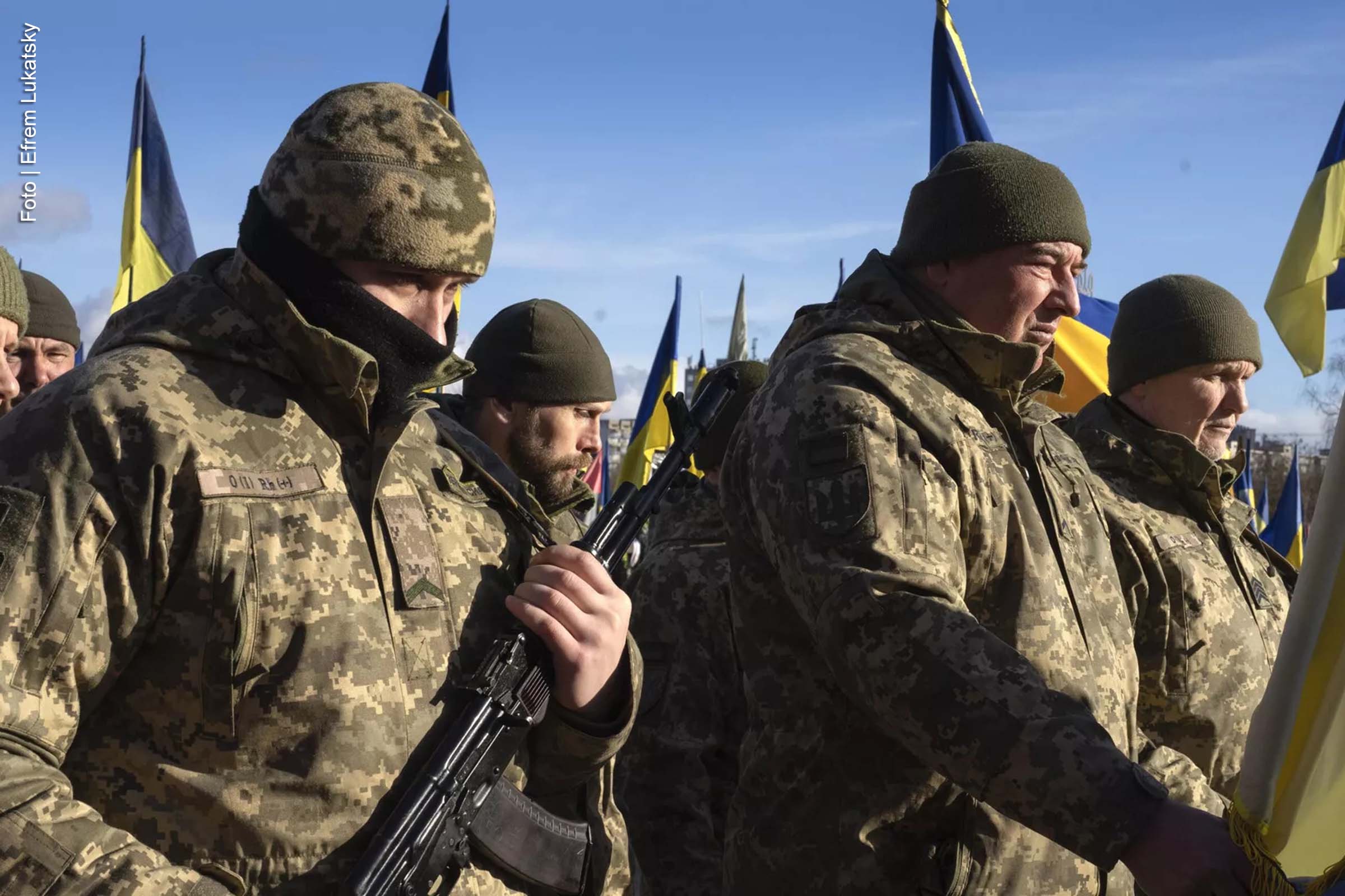 Desde o início da operação militar especial em fevereiro de 2022, o Exército ucraniano teria perdido cerca de um milhão de efetivos, entre mortos e feridos, além de cerca de 20 mil tanques e veículos blindados. A declaração foi feita por Valery Gerasimov, chefe do Estado-Maior das Forças Armadas da Rússia, nesta quarta-feira (18). Gerasimov também destacou que, apesar do apoio do Ocidente, as tropas russas mantêm a iniciativa no conflito.