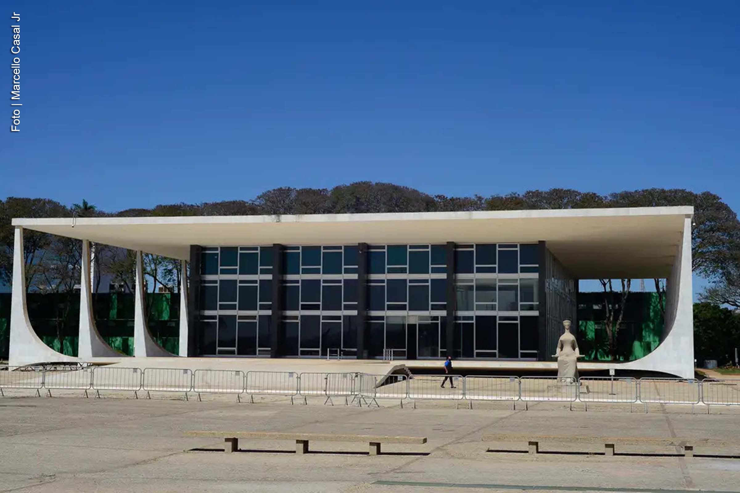 O Supremo Tribunal Federal (STF) alcançou maioria de votos para validar a constitucionalidade do contrato de trabalho intermitente, instituído pela reforma trabalhista de 2017. A votação, que prossegue até 13 de dezembro, teve seis votos favoráveis e dois contrários até o momento.