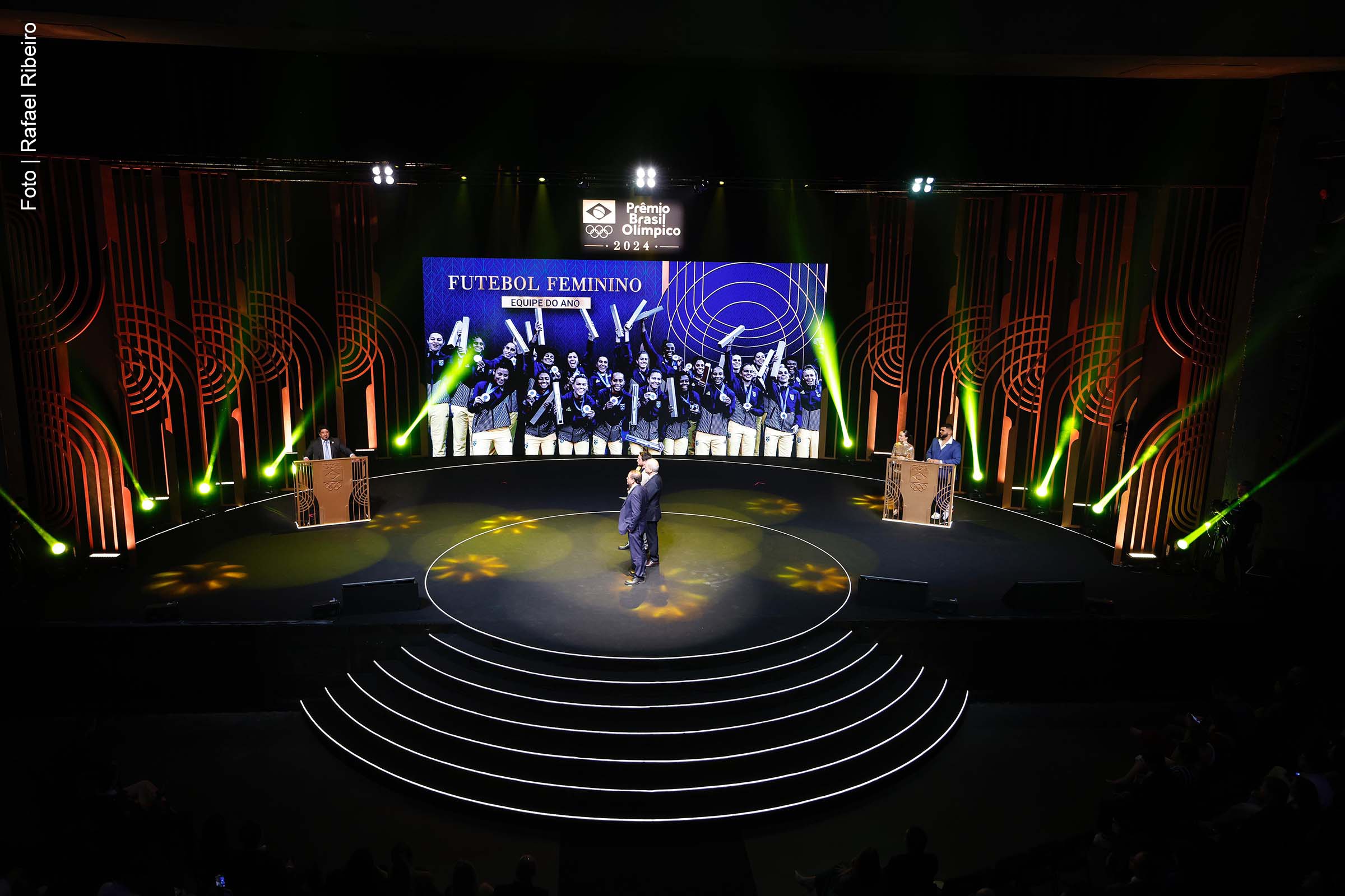 Seleção Feminina é escolhida como a Equipe do Ano no Prêmio Brasil Olímpico 2024